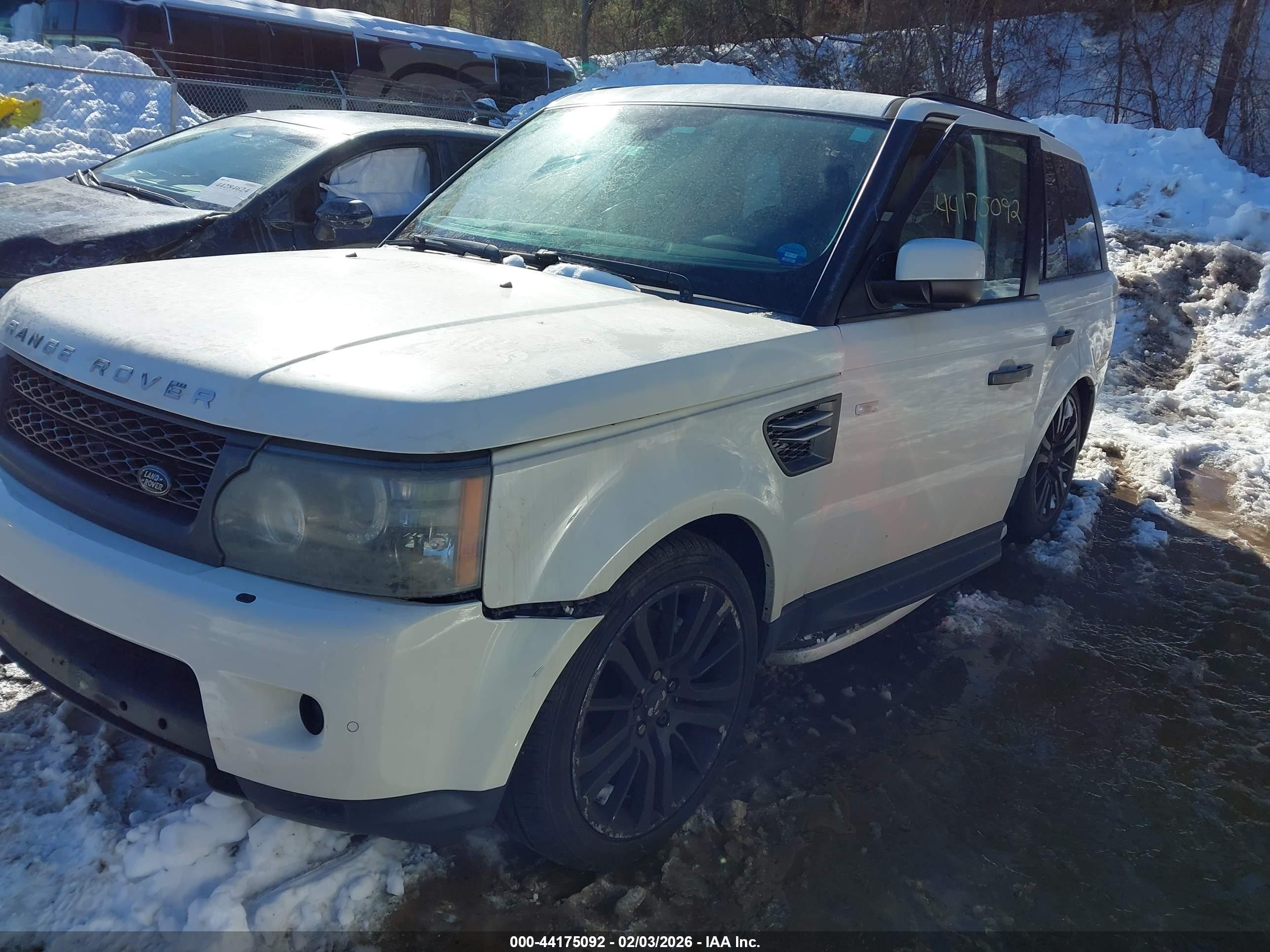 LAND ROVER image 2