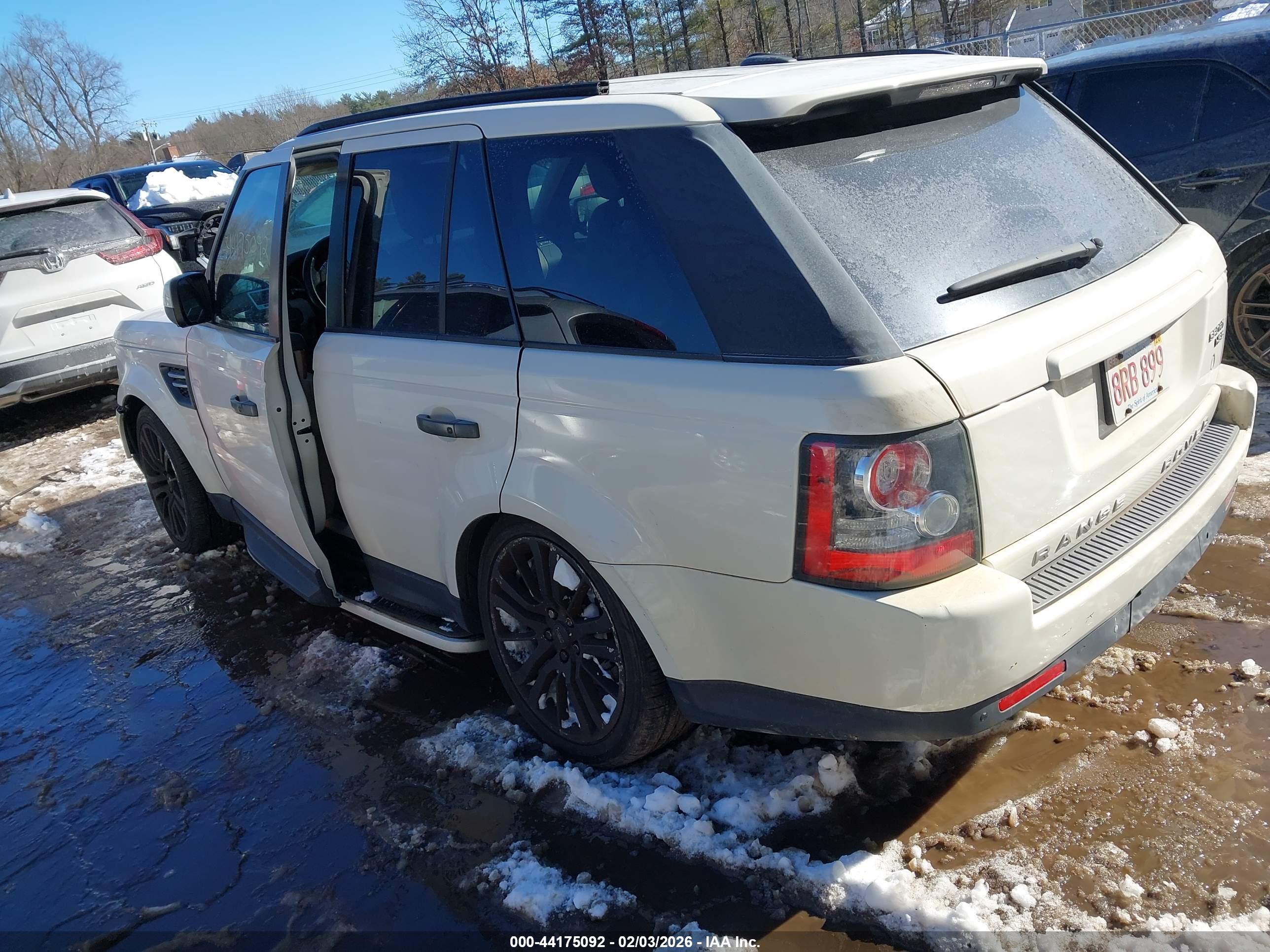 LAND ROVER image 3