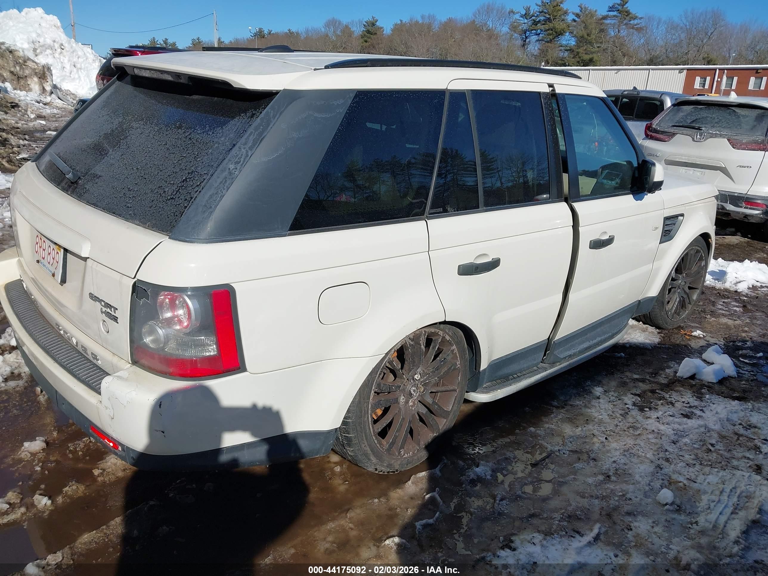 LAND ROVER image 4