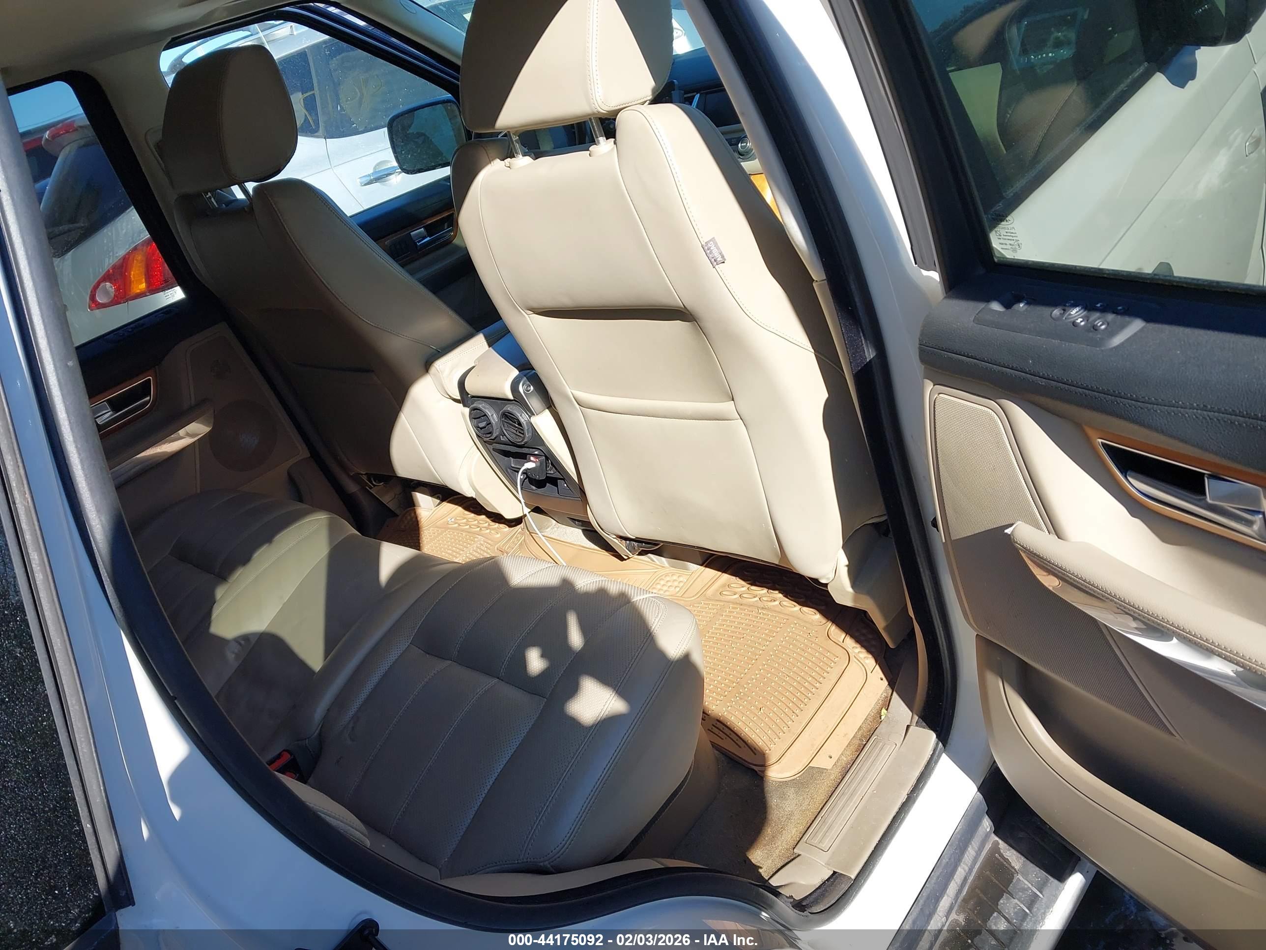 LAND ROVER image 8