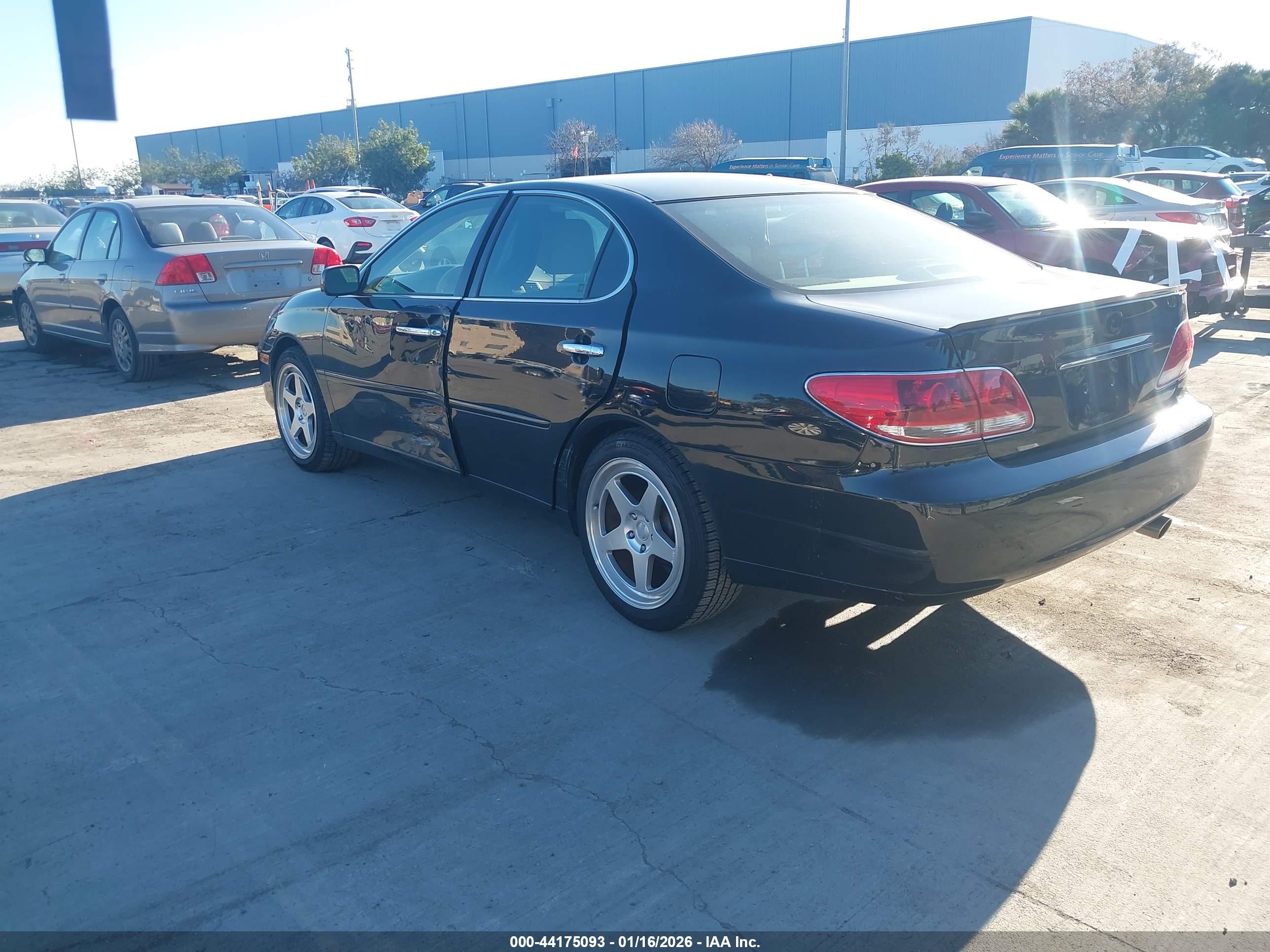 LEXUS ES image 3