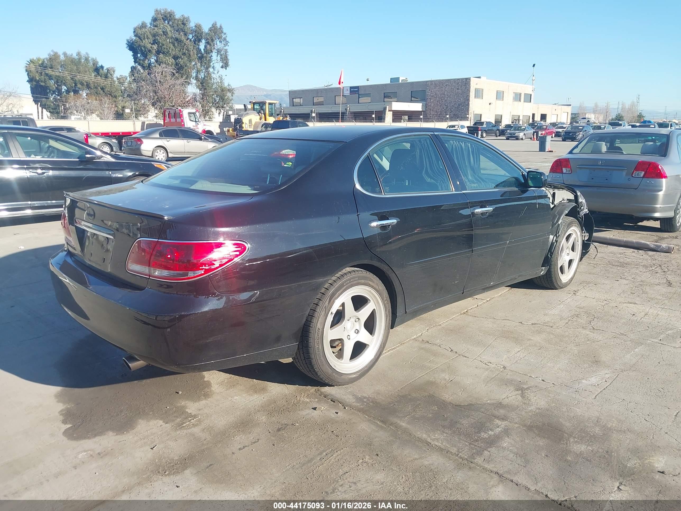 LEXUS ES image 4