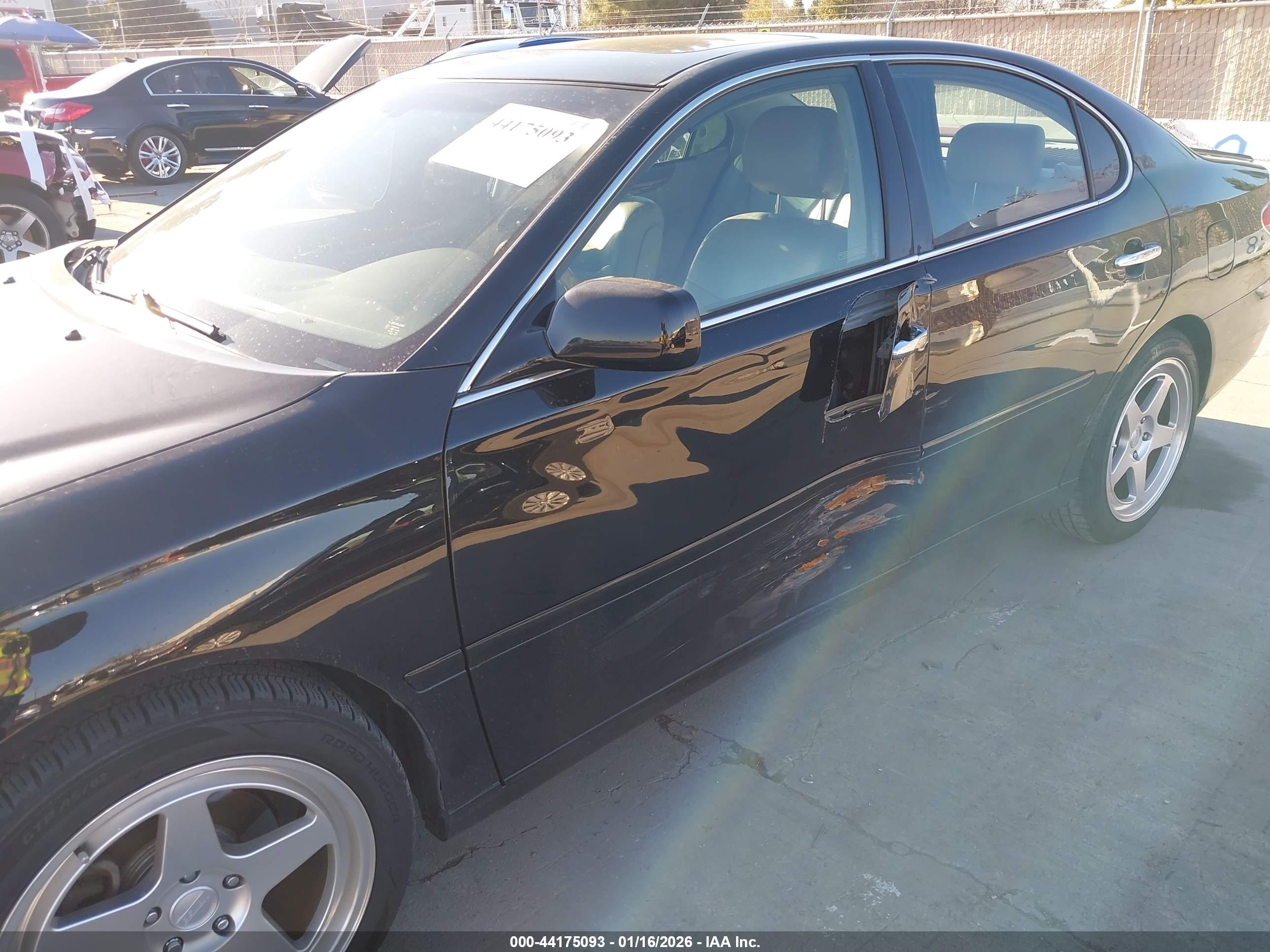 LEXUS ES image 6