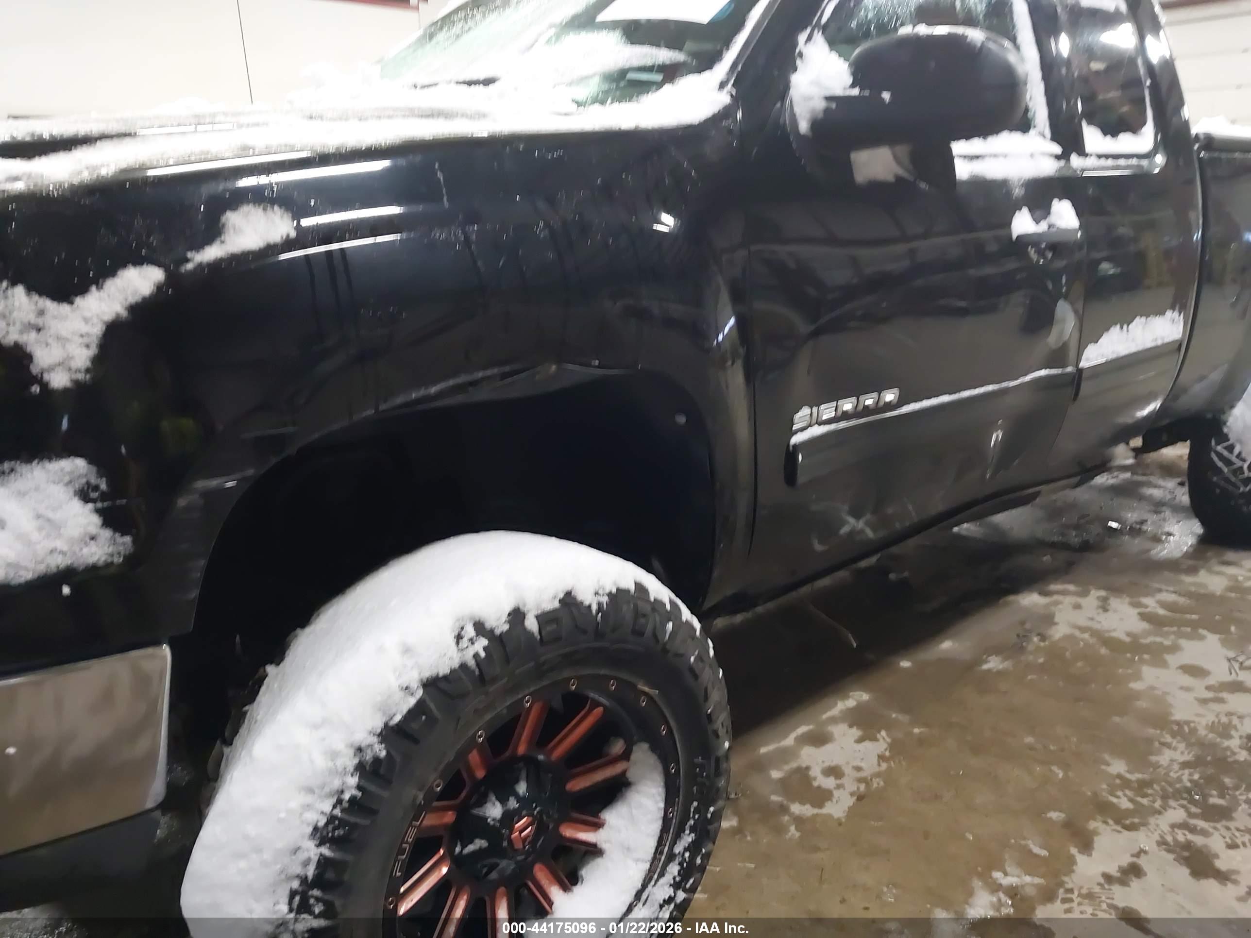 GMC SIERRA image 6