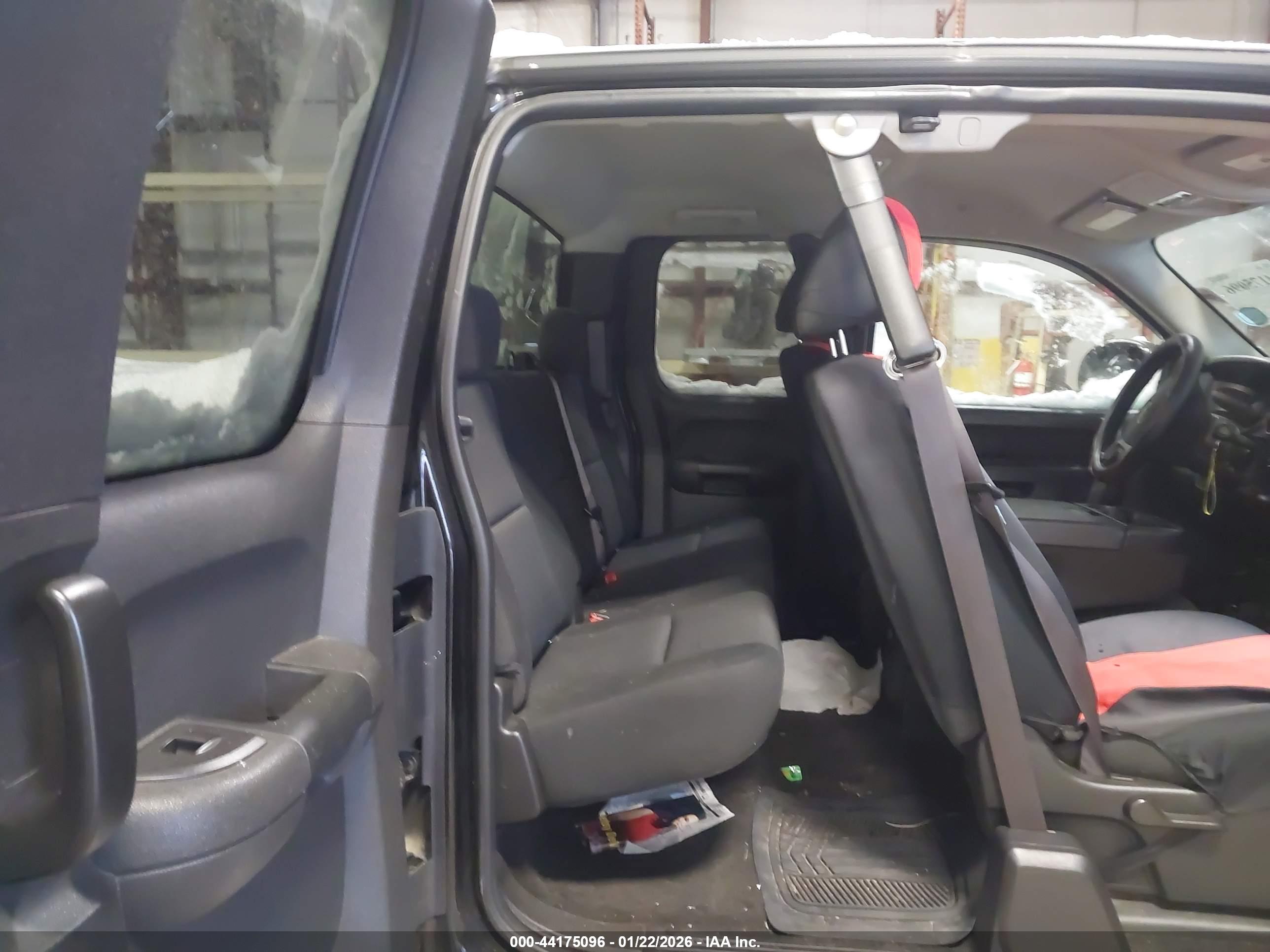 GMC SIERRA image 8