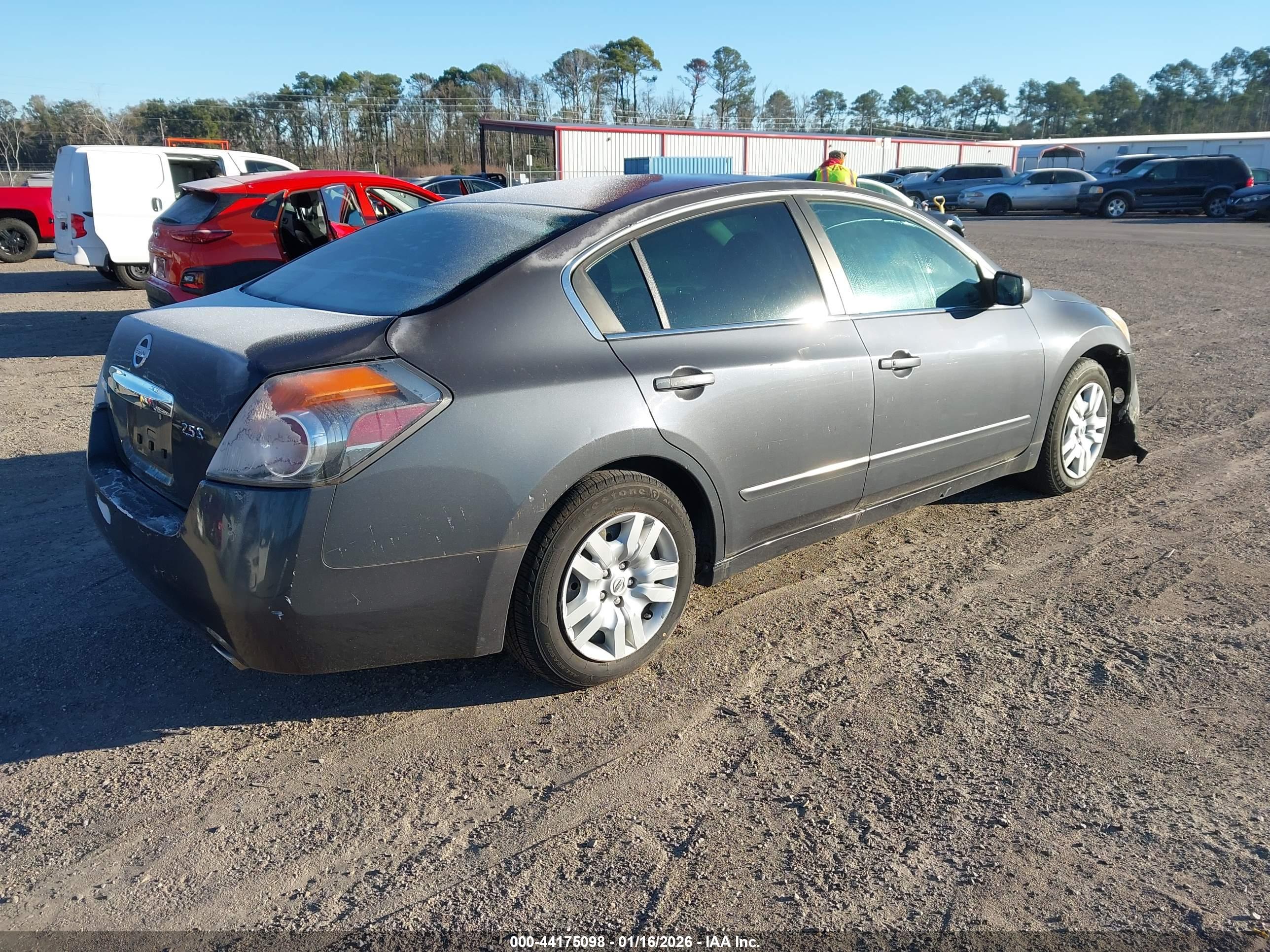 NISSAN ALTIMA image 4
