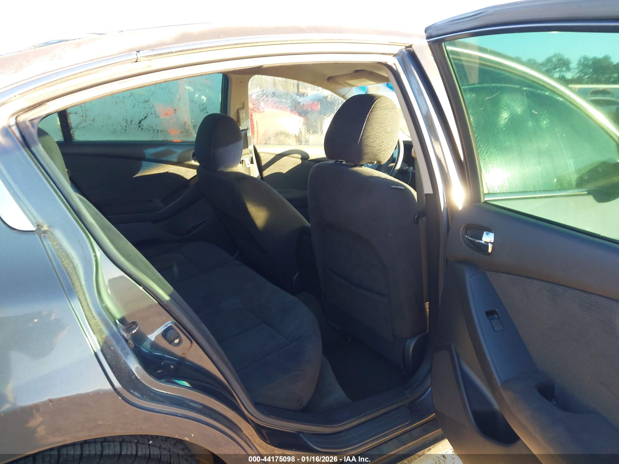 NISSAN ALTIMA image 8