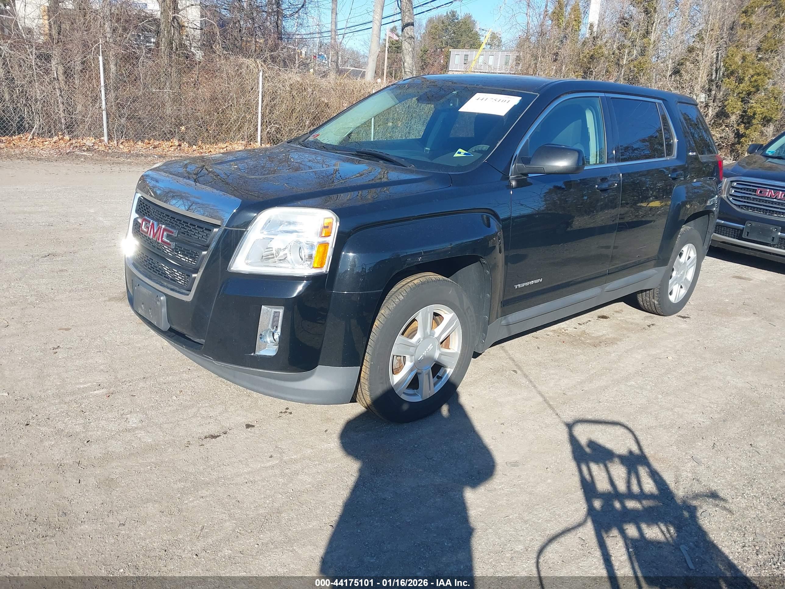 GMC TERRAIN image 2