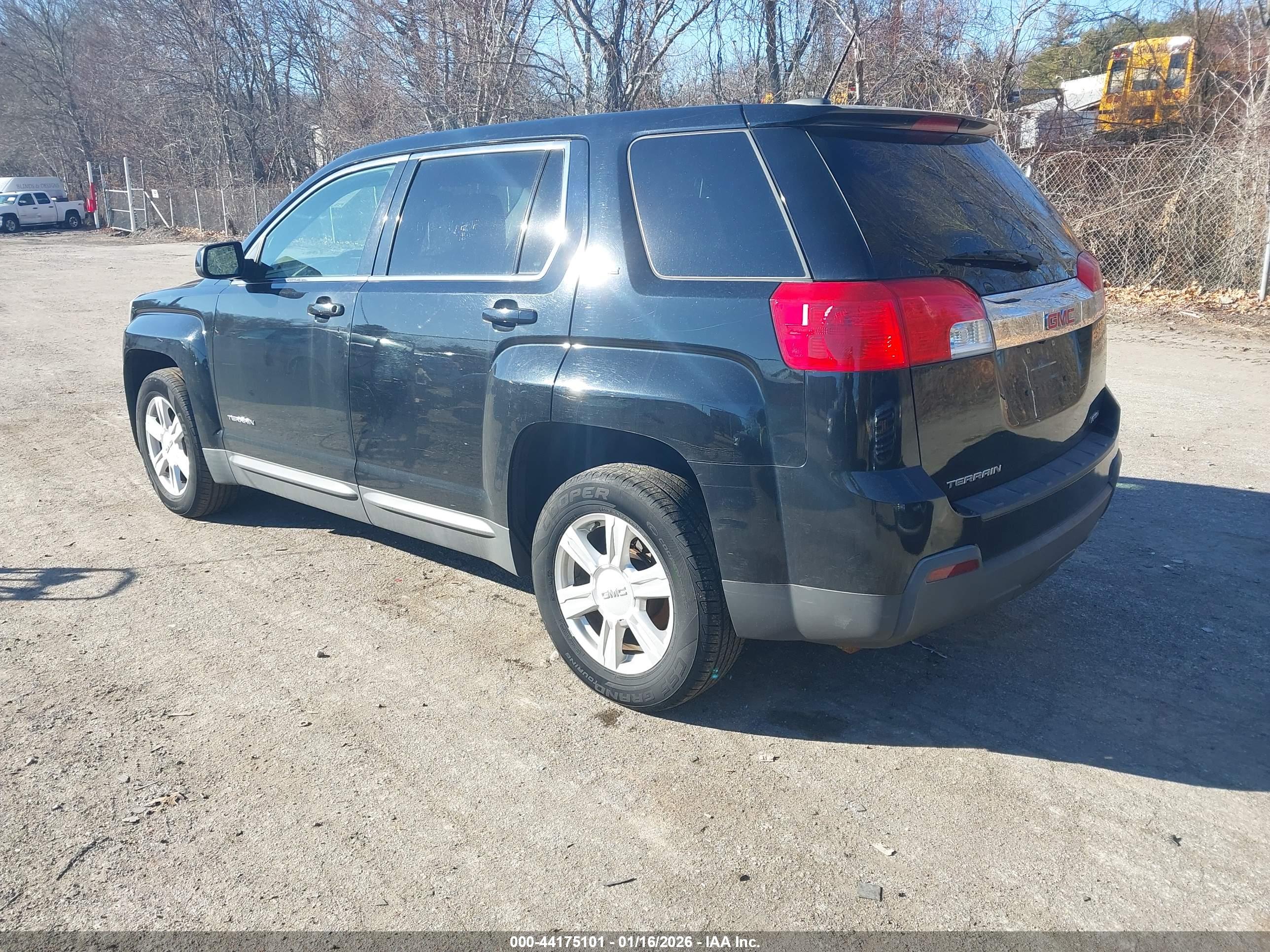 GMC TERRAIN image 3