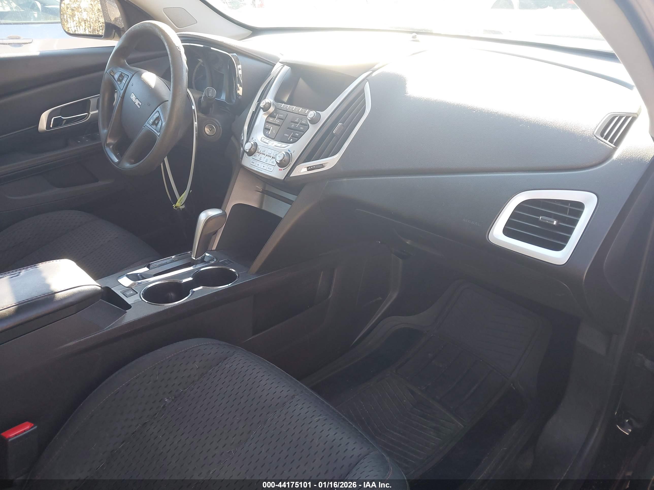 GMC TERRAIN image 5
