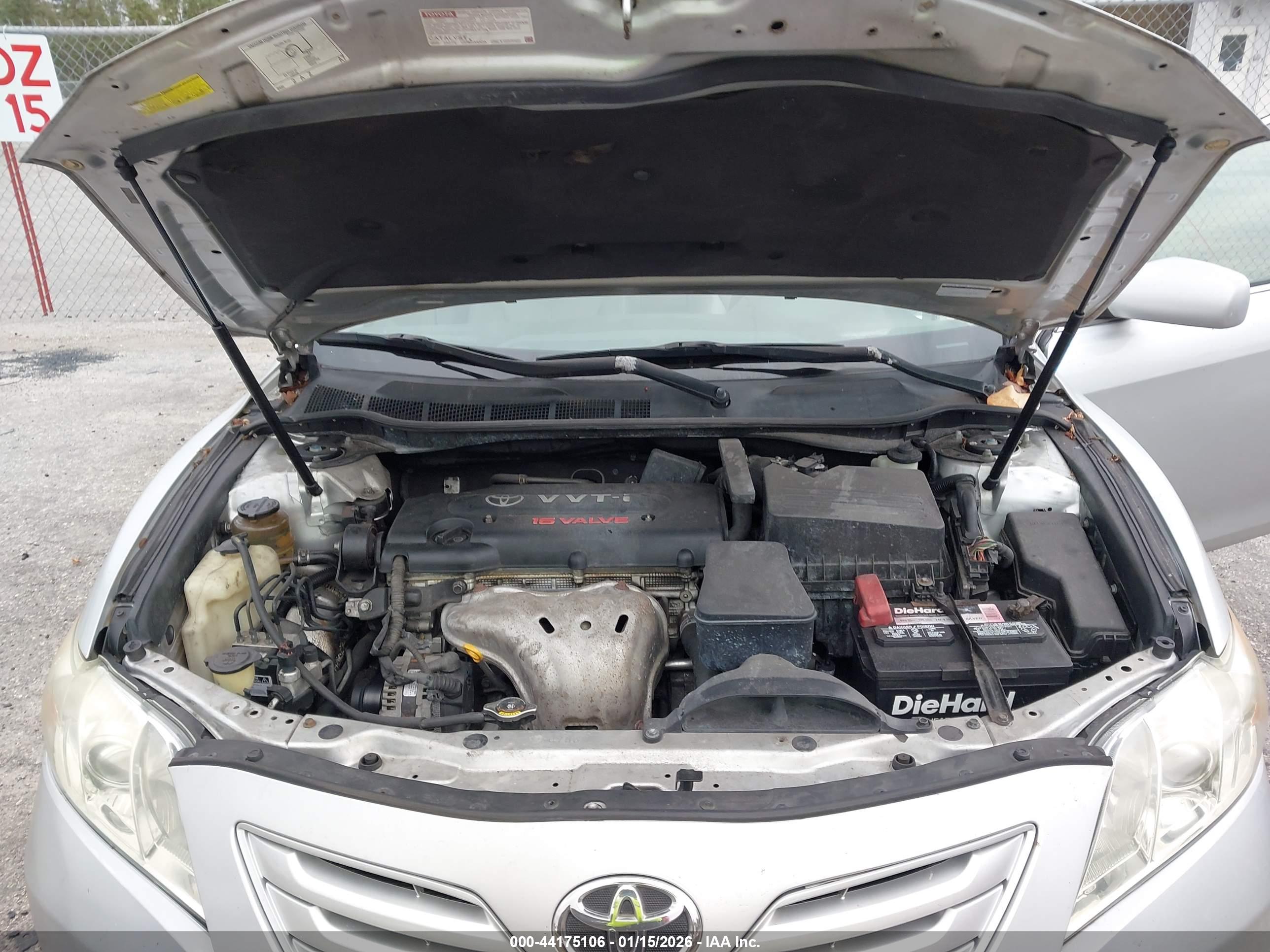TOYOTA CAMRY image 10
