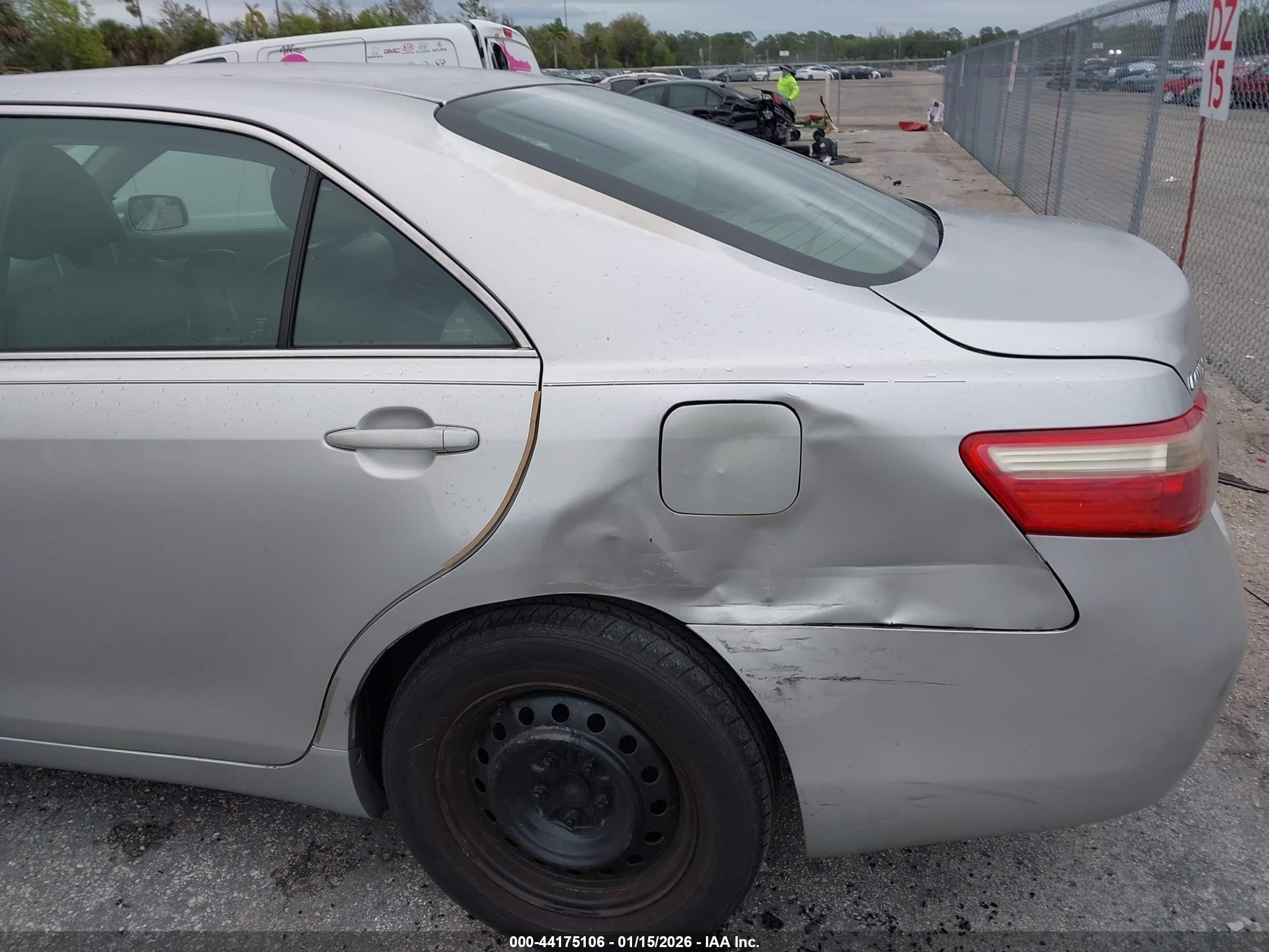 TOYOTA CAMRY image 6