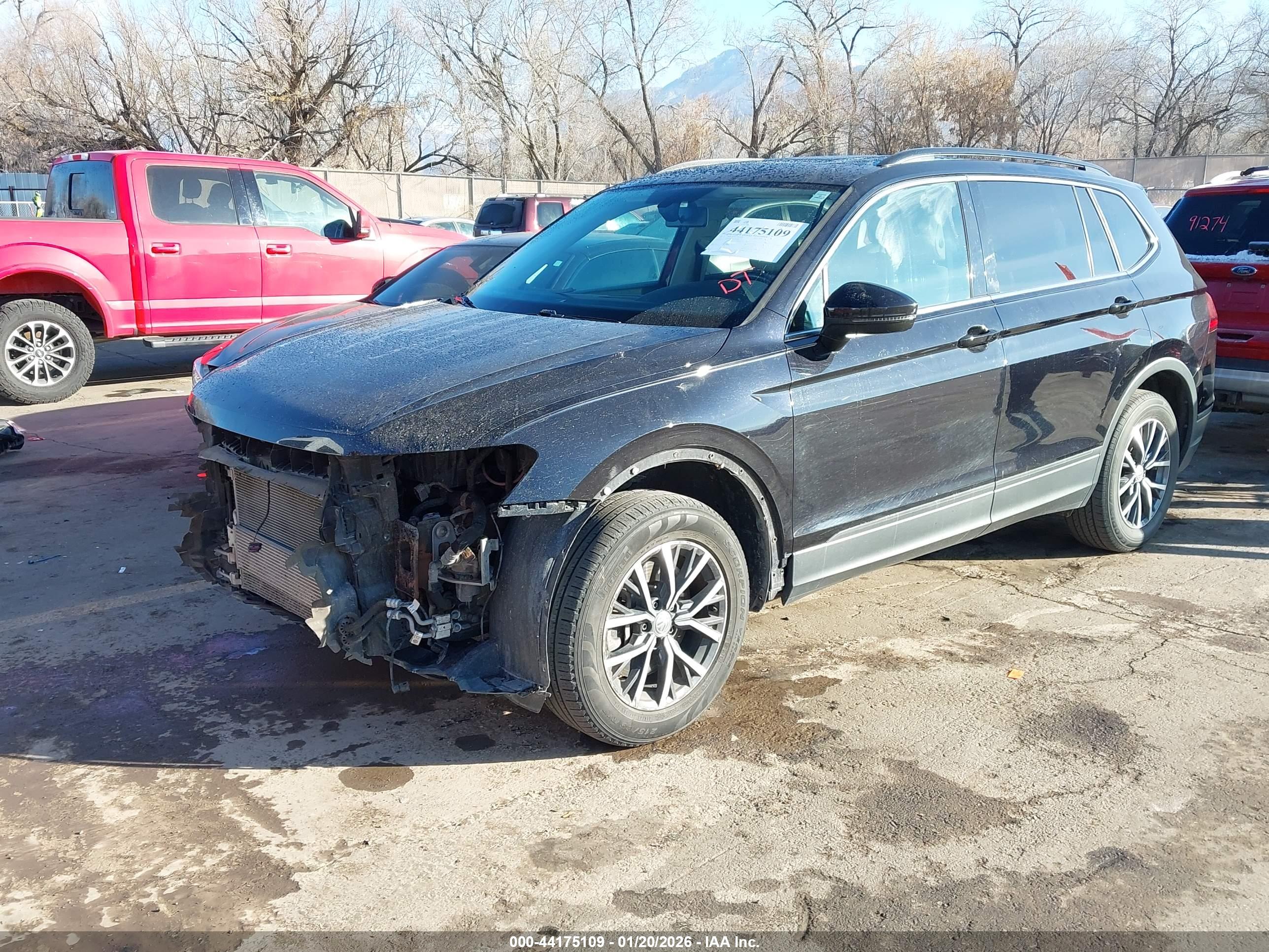 VOLKSWAGEN TIGUAN image 2