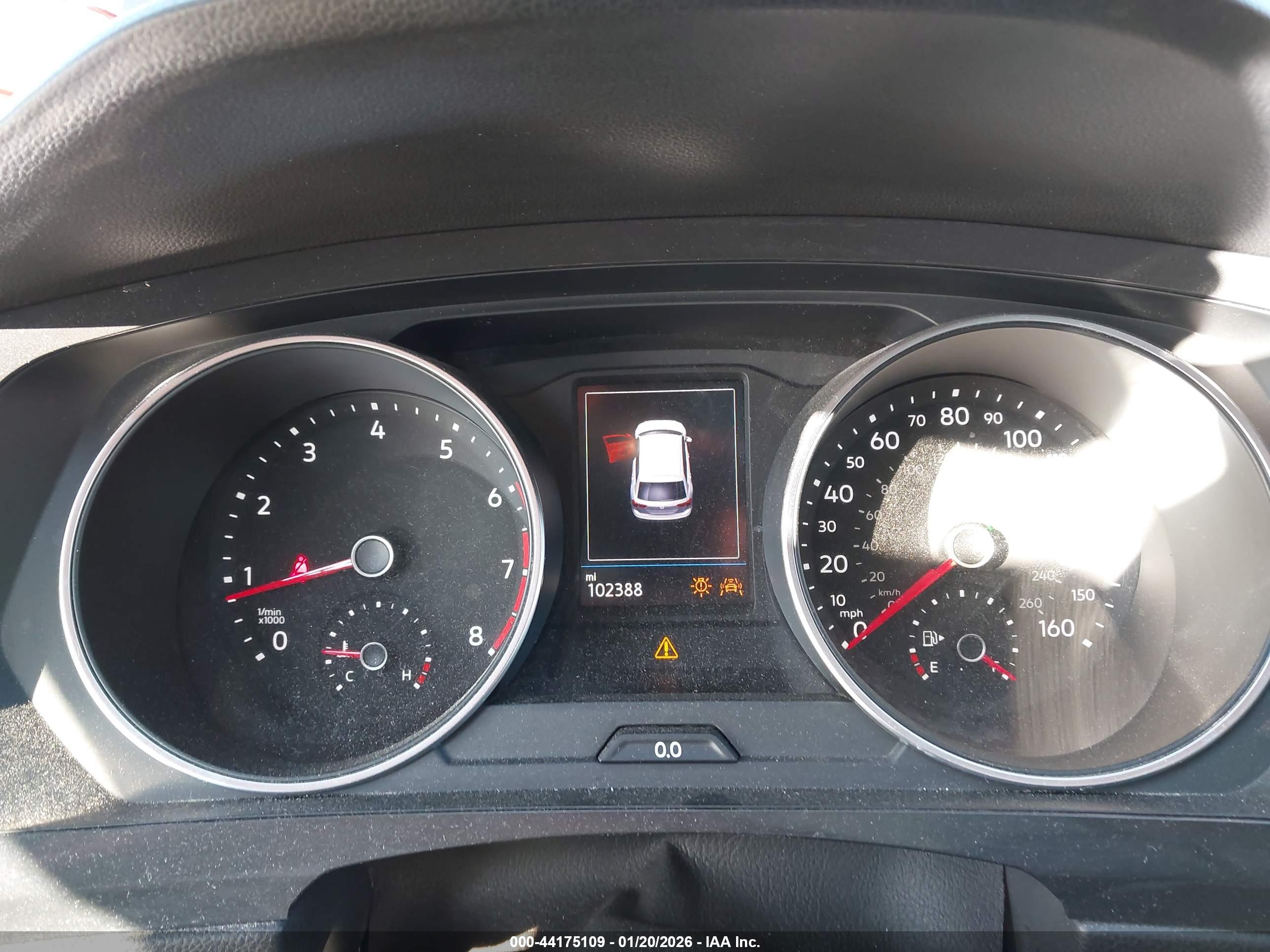VOLKSWAGEN TIGUAN image 7
