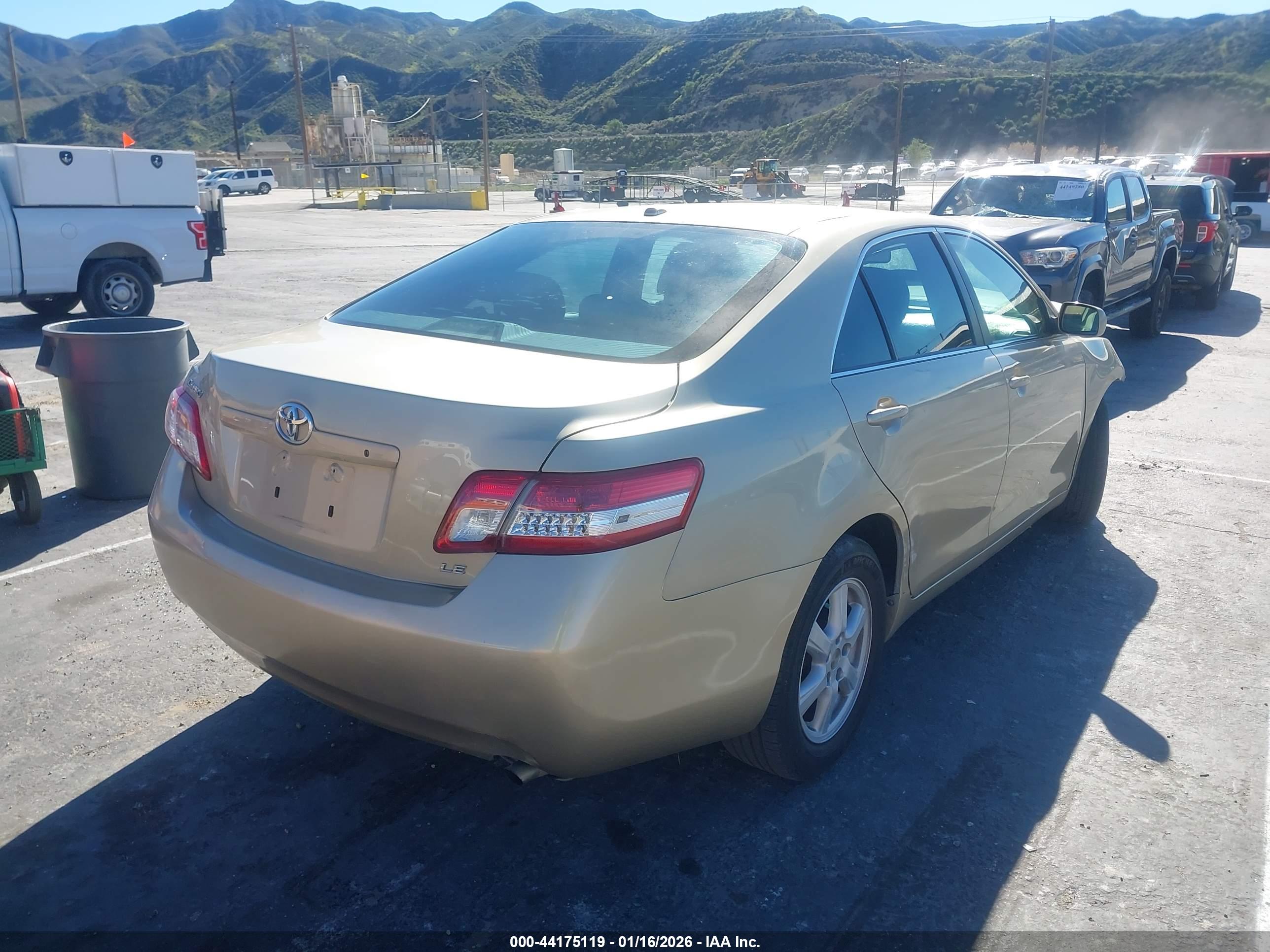 TOYOTA CAMRY image 4
