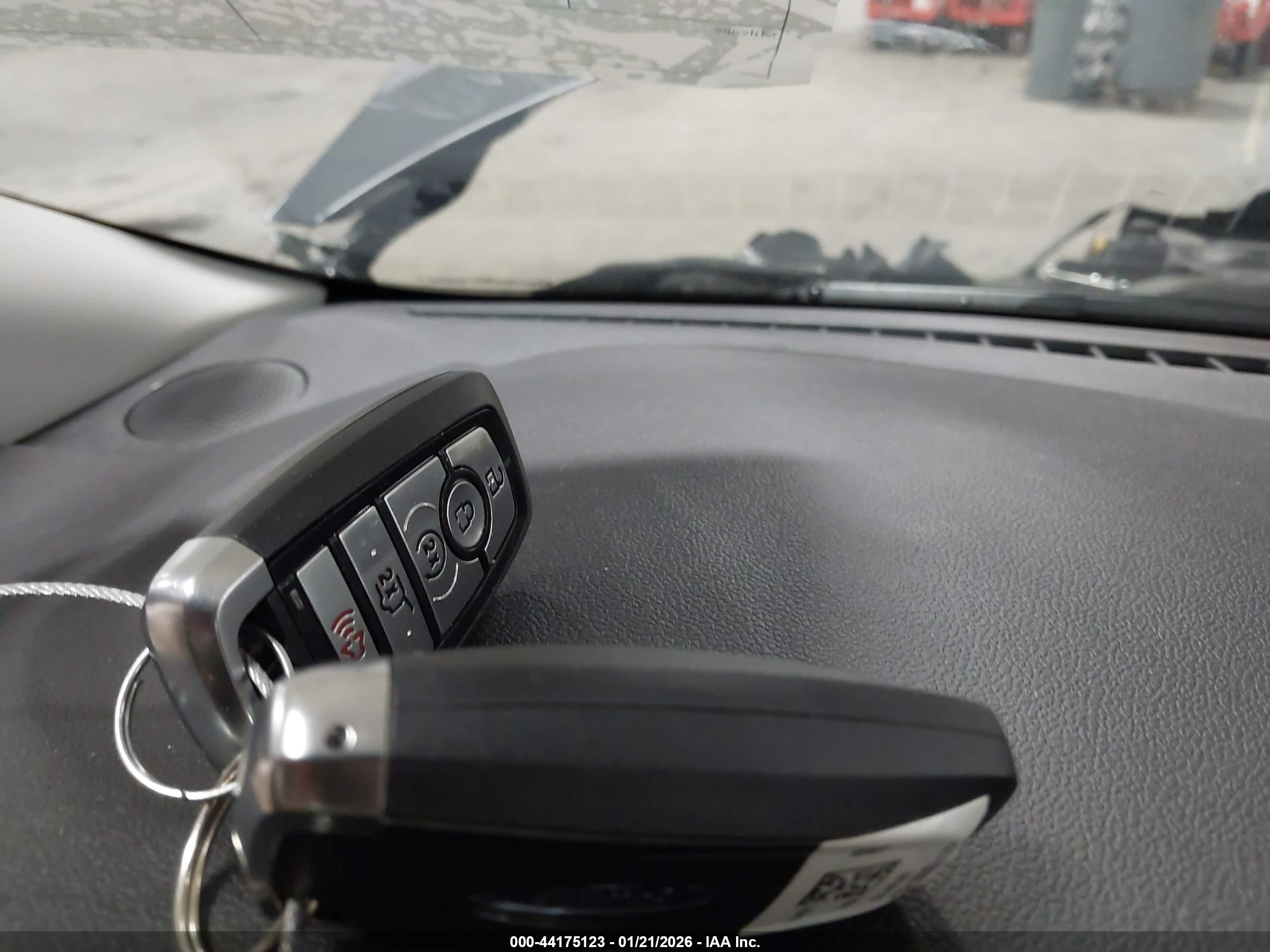 FORD ESCAPE image 11