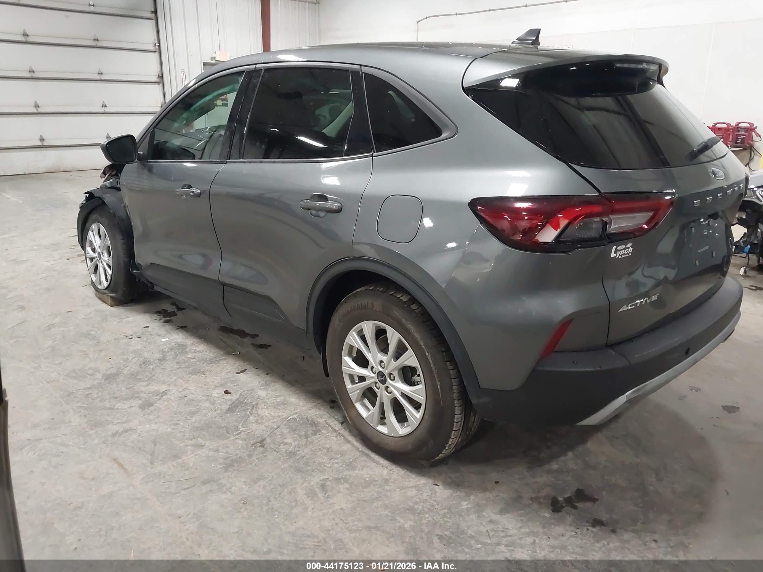 FORD ESCAPE image 3