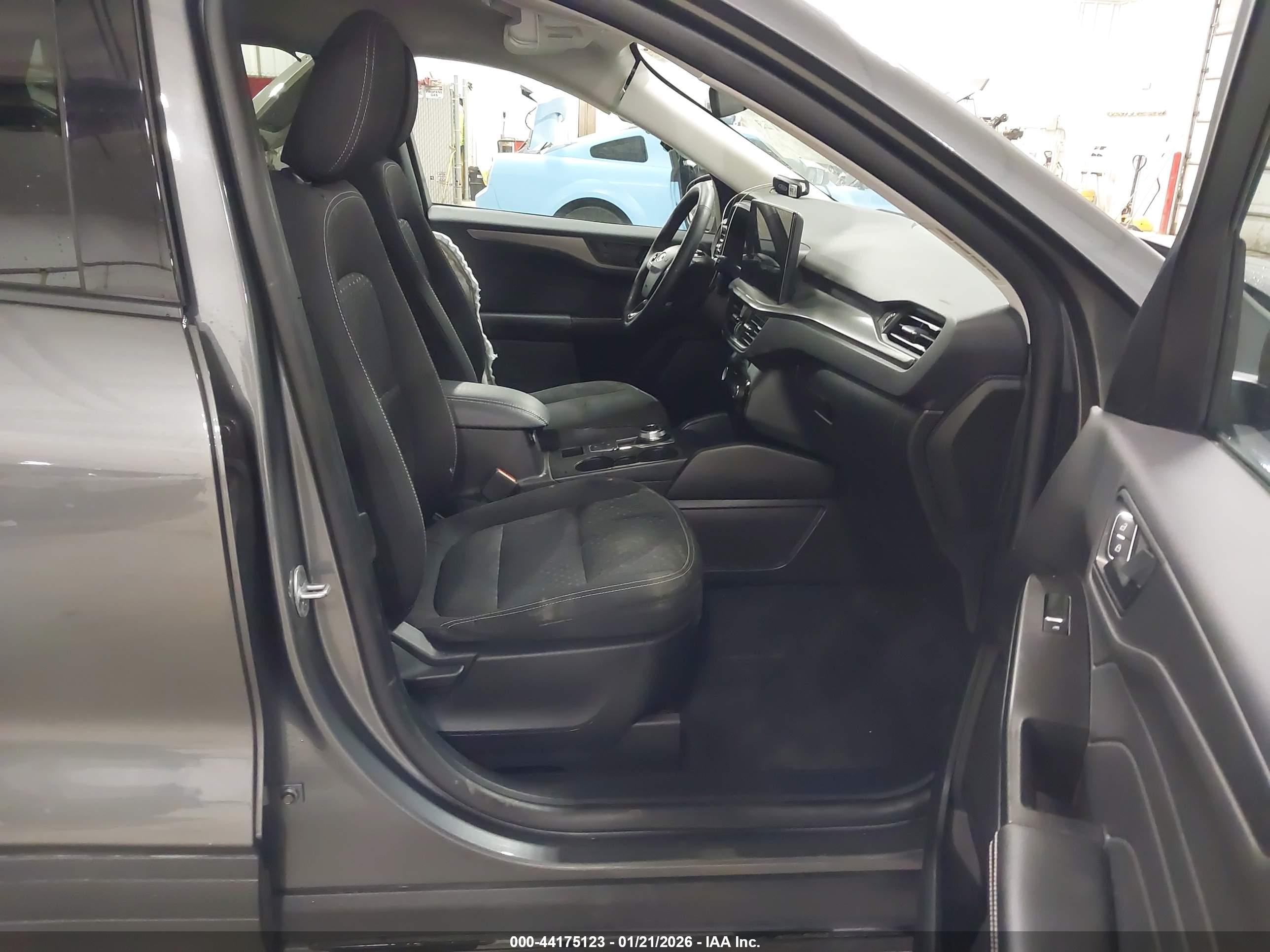 FORD ESCAPE image 5