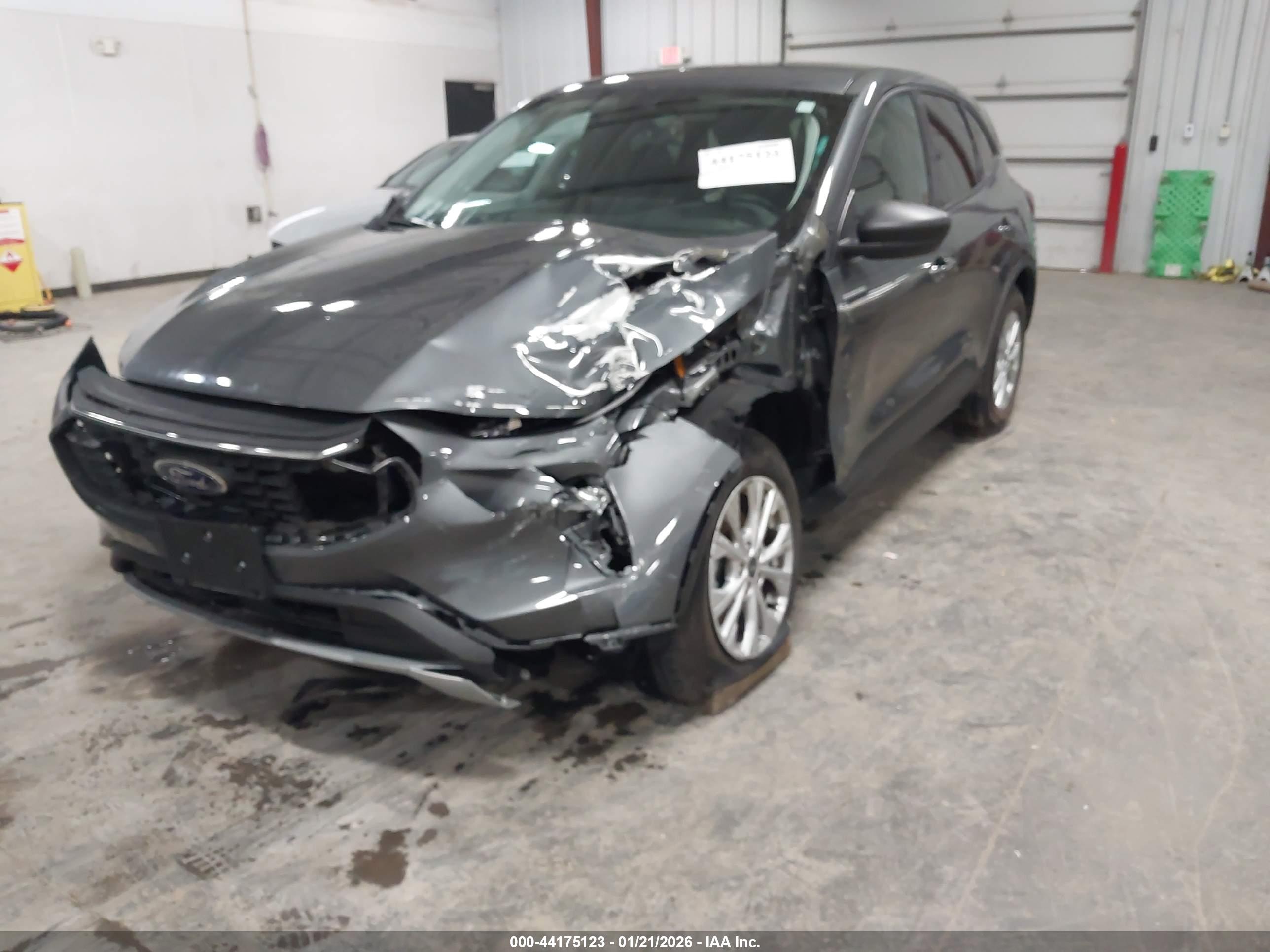 FORD ESCAPE image 6