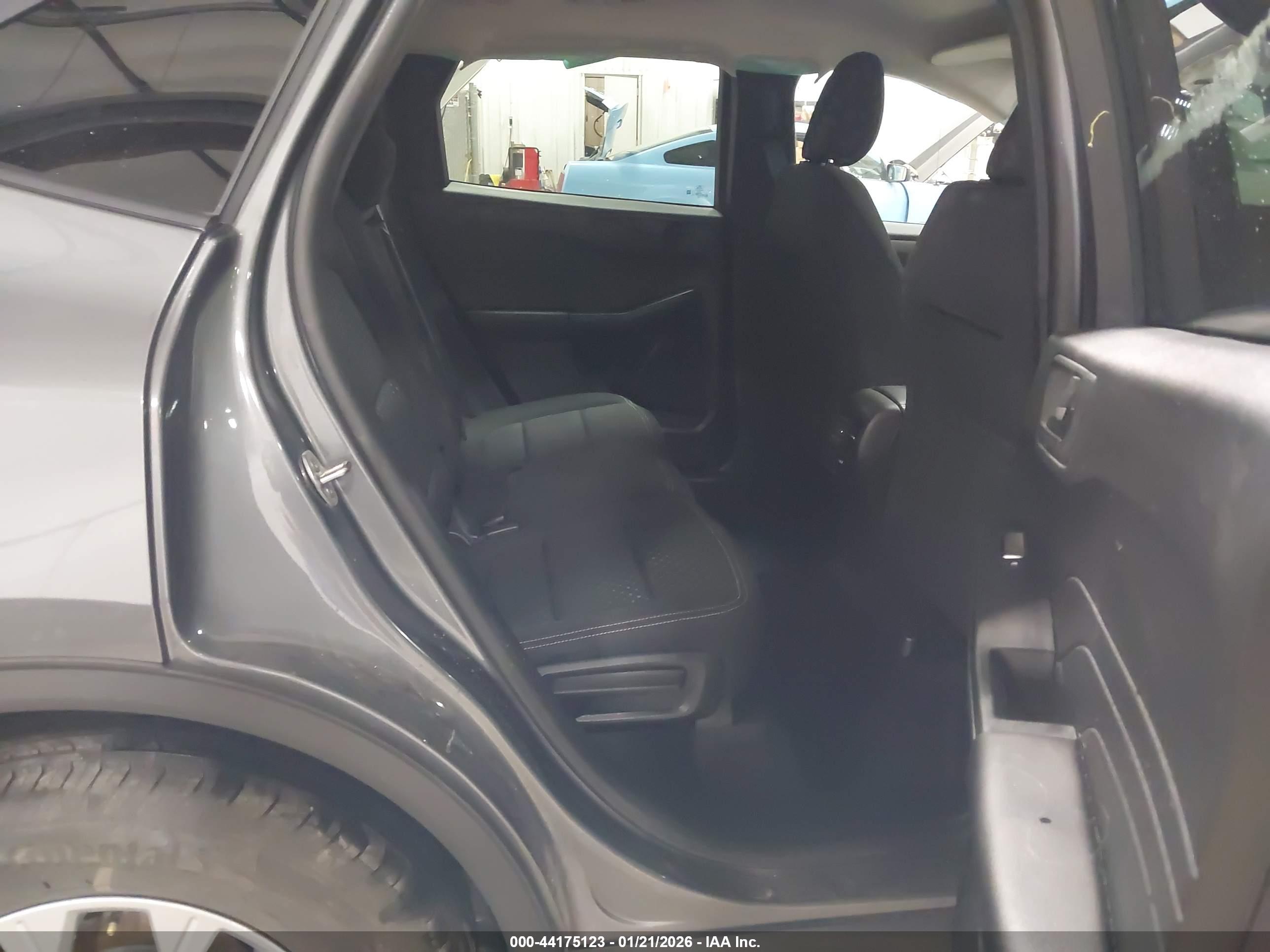 FORD ESCAPE image 8