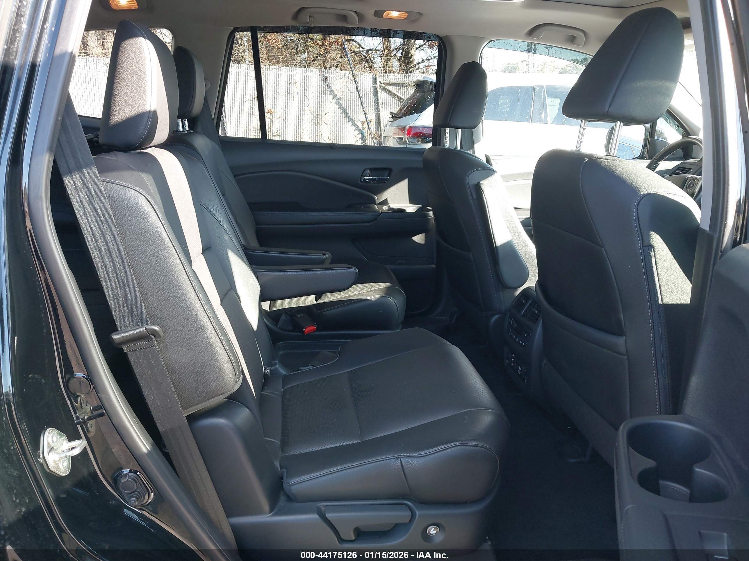 HONDA PILOT image 8