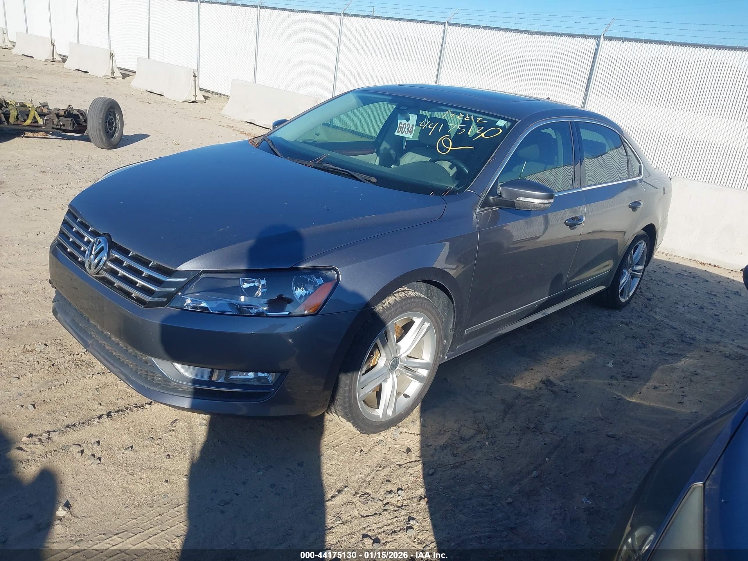 VOLKSWAGEN PASSAT image 2