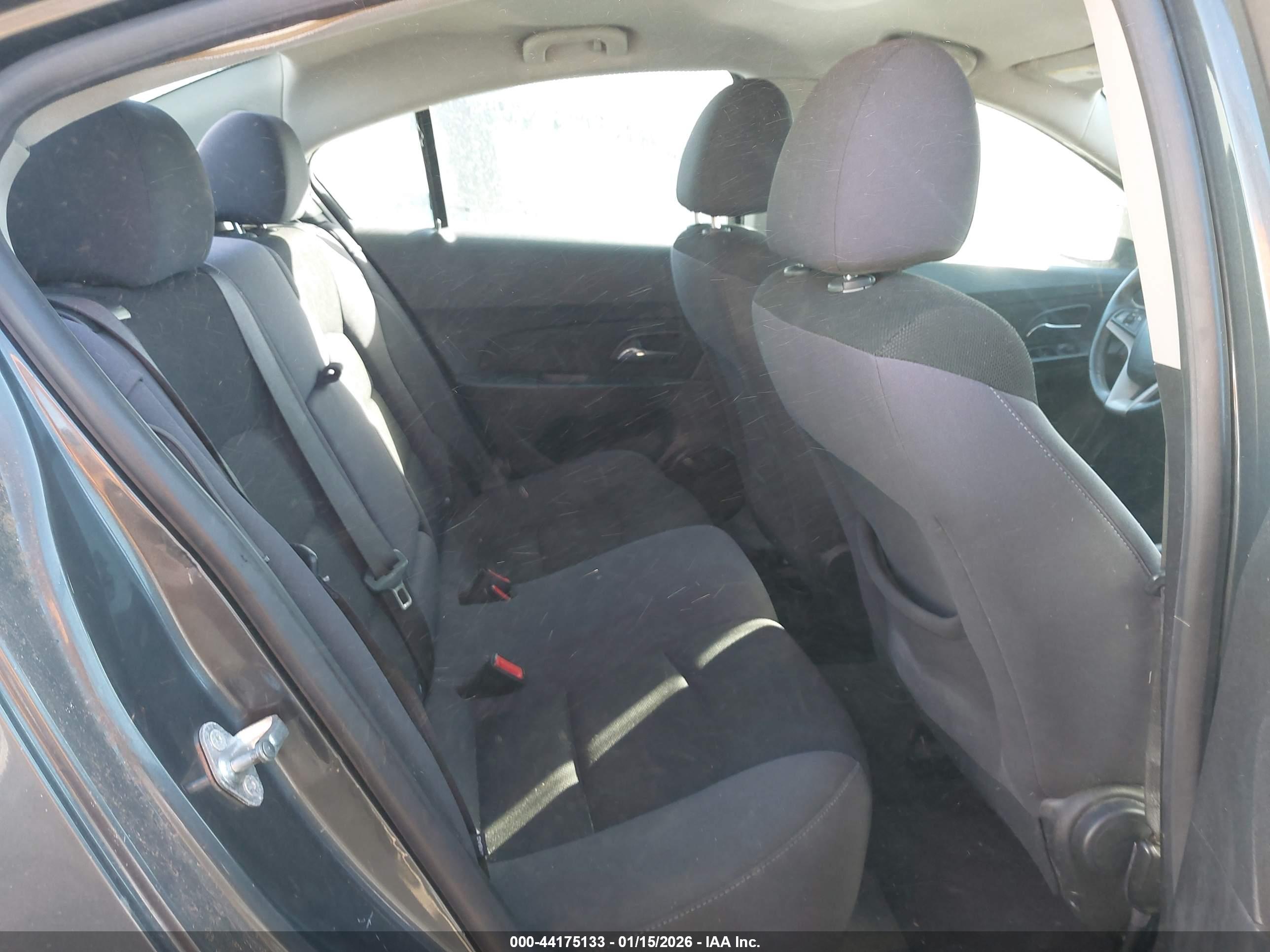 CHEVROLET CRUZE image 8
