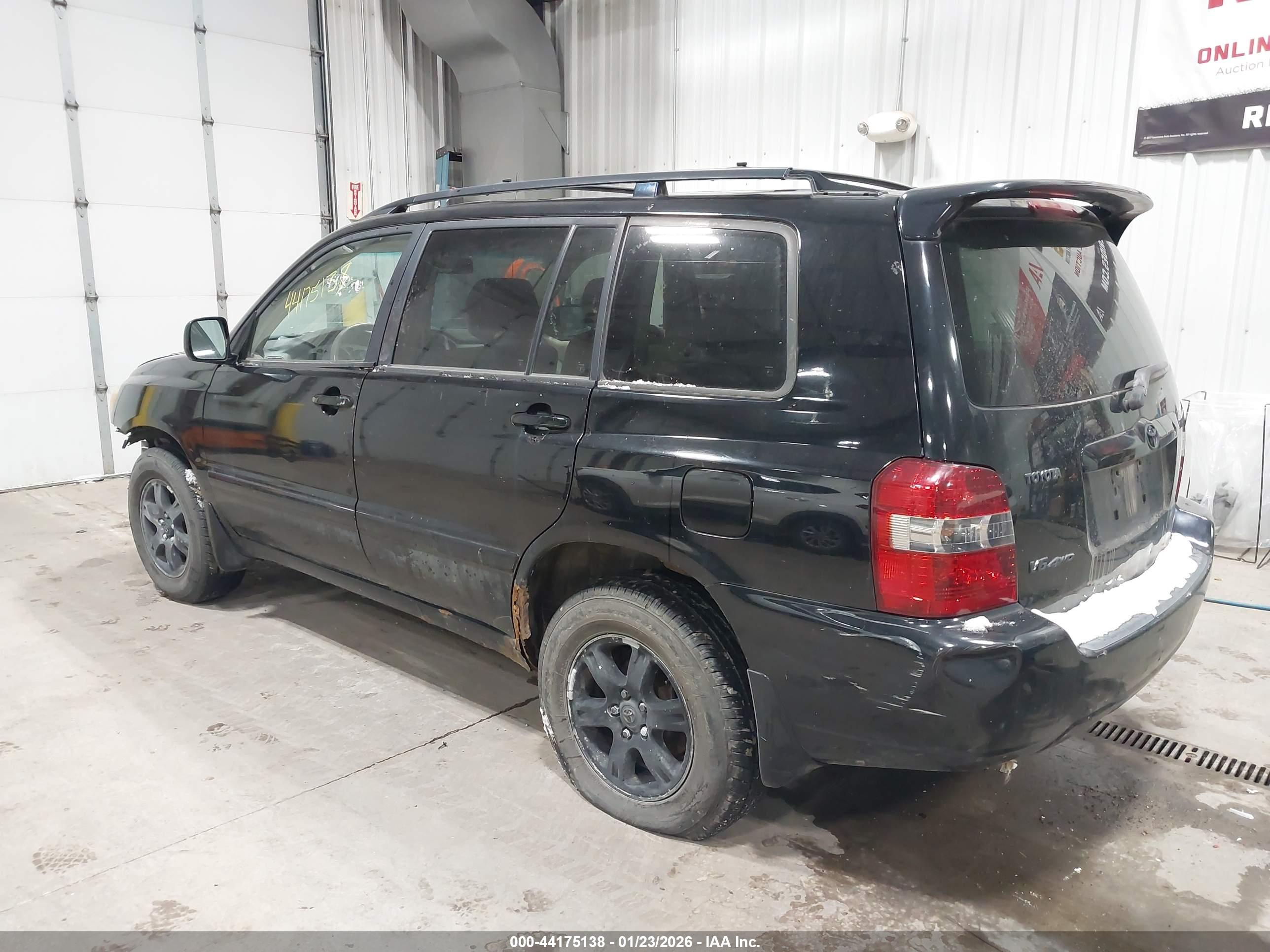 TOYOTA HIGHLANDER image 3