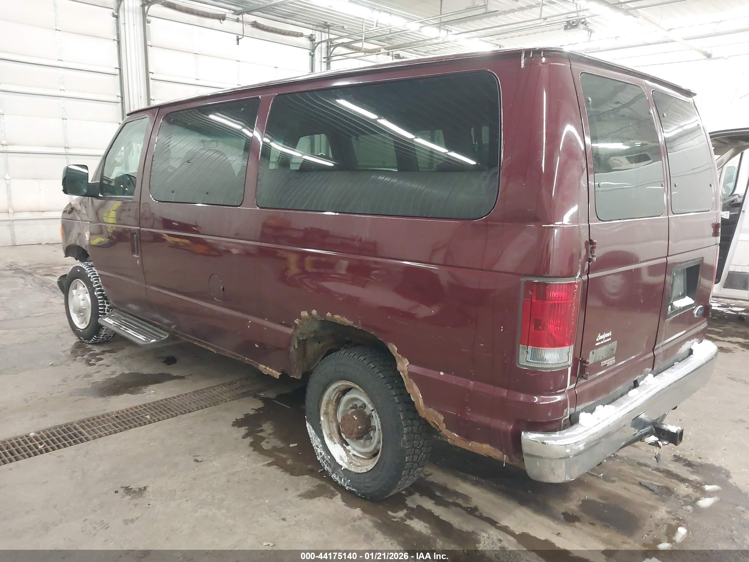 FORD E-350 image 3