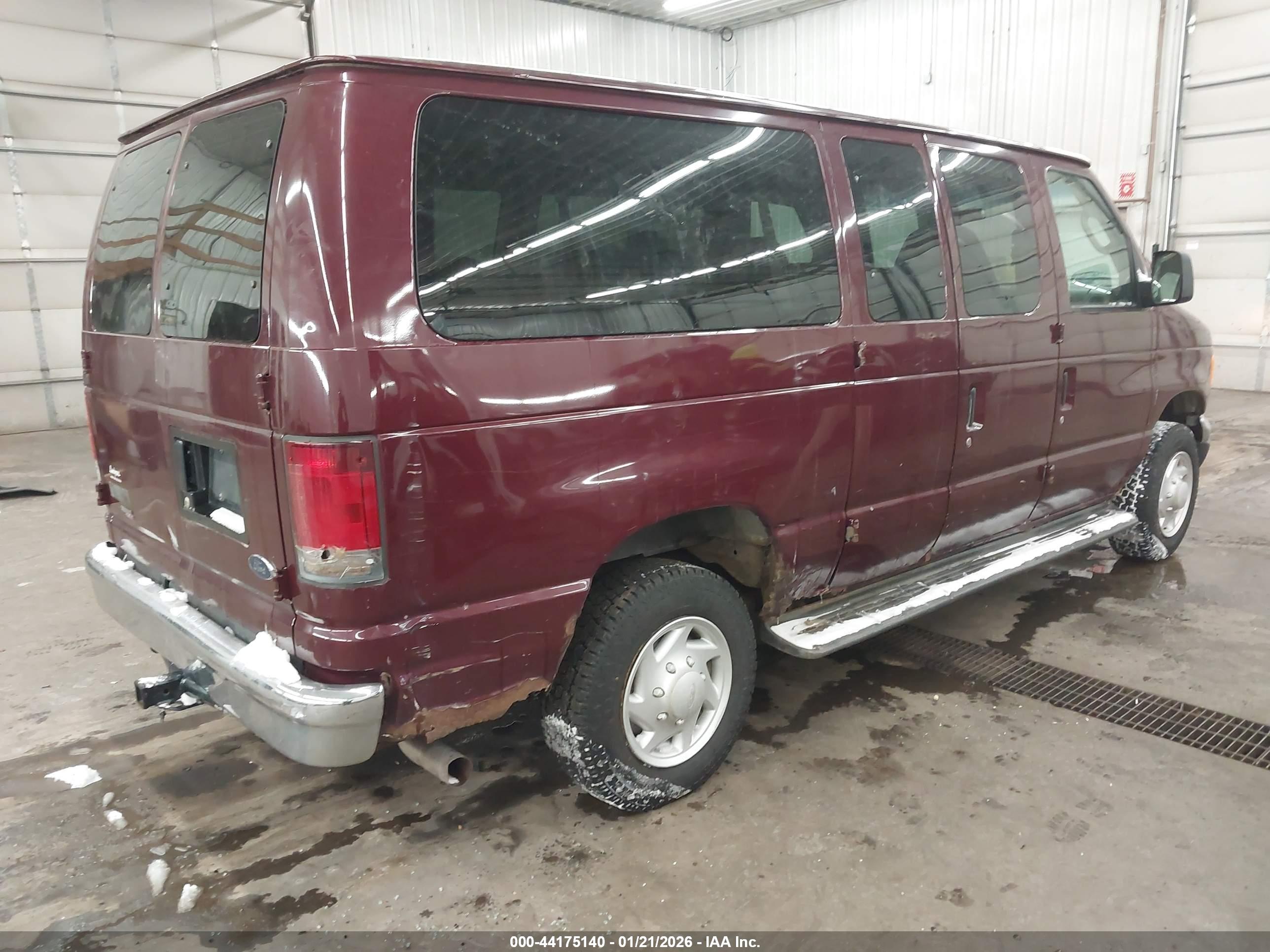 FORD E-350 image 4