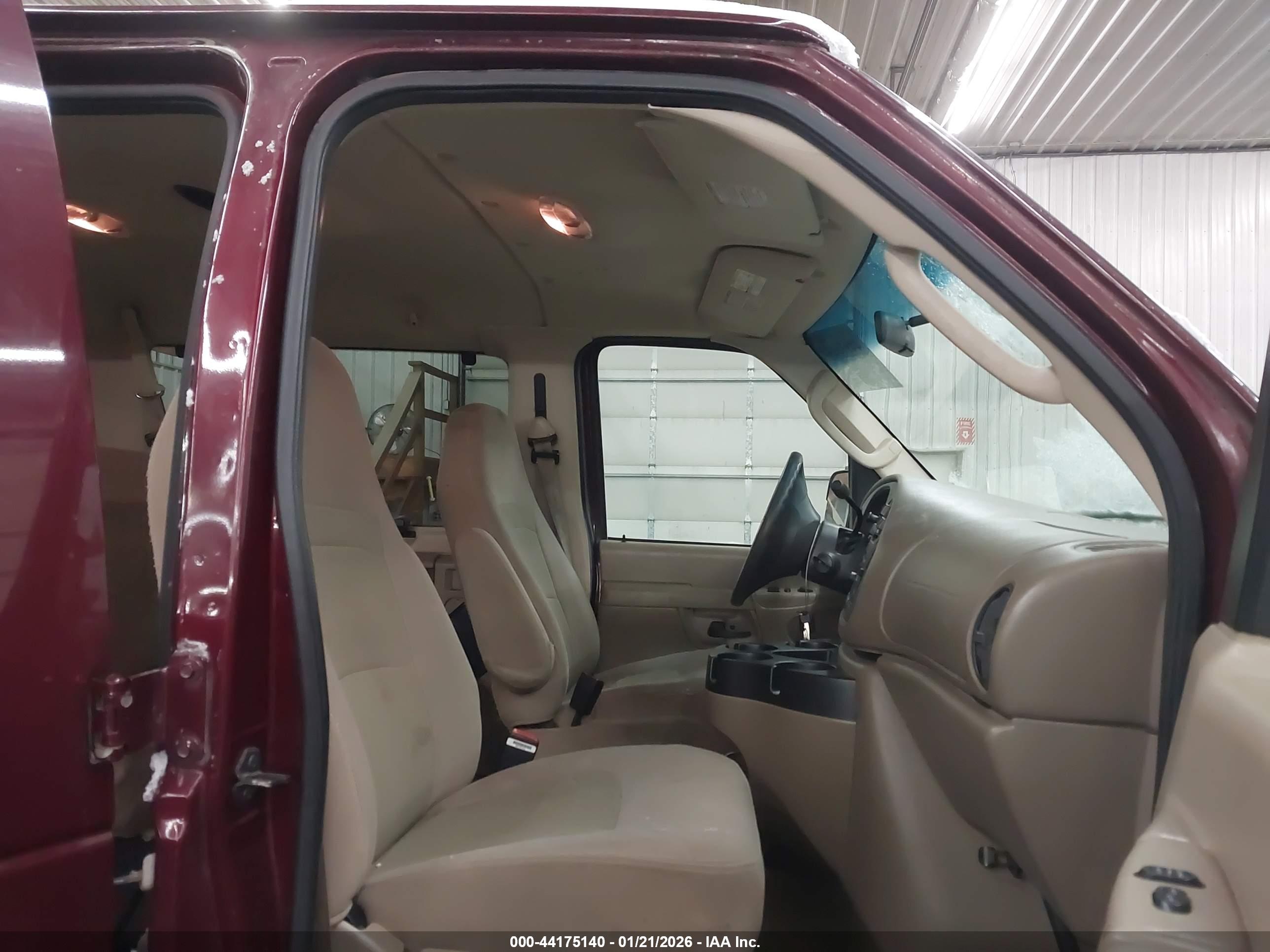 FORD E-350 image 5