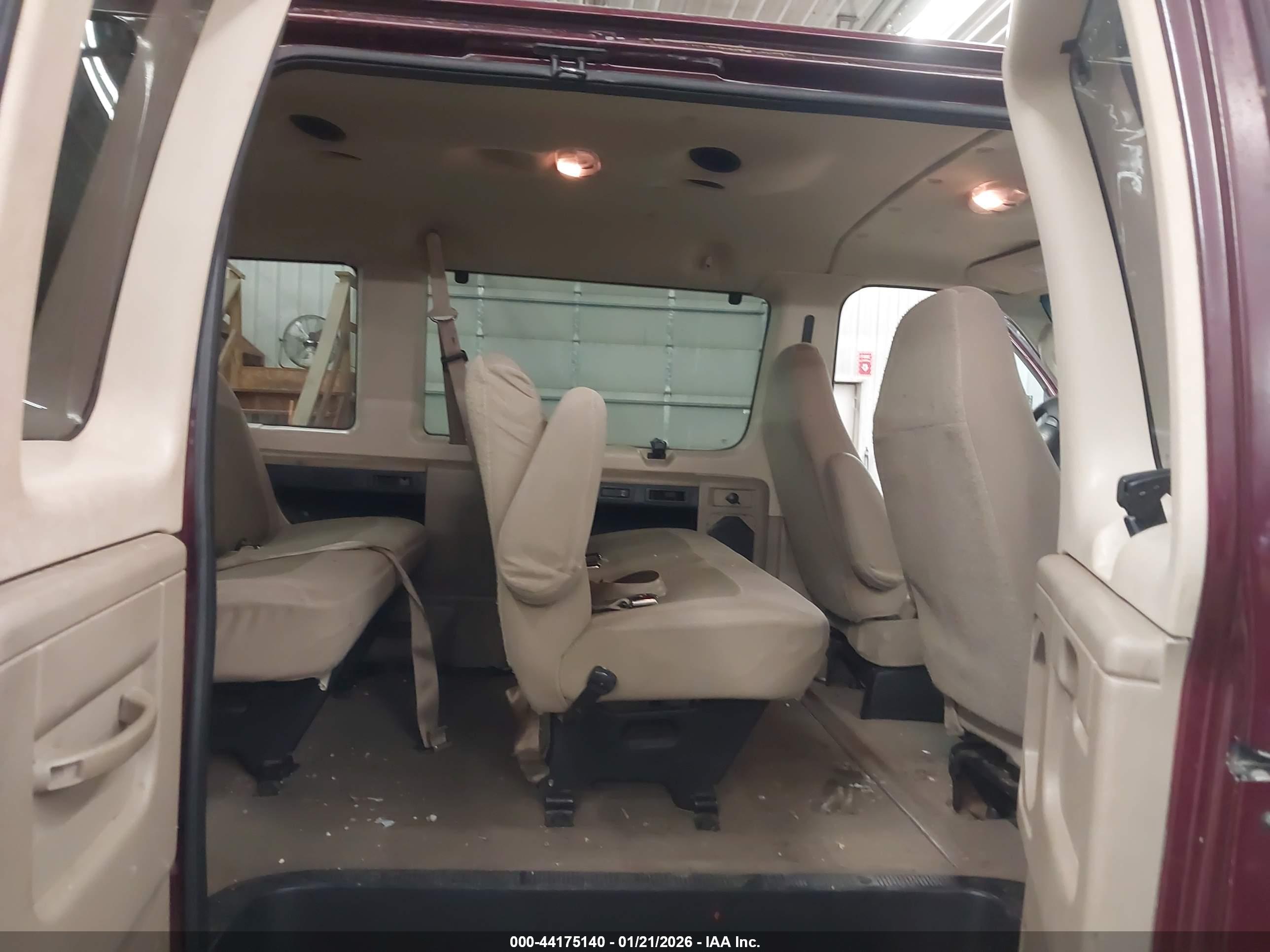 FORD E-350 image 8