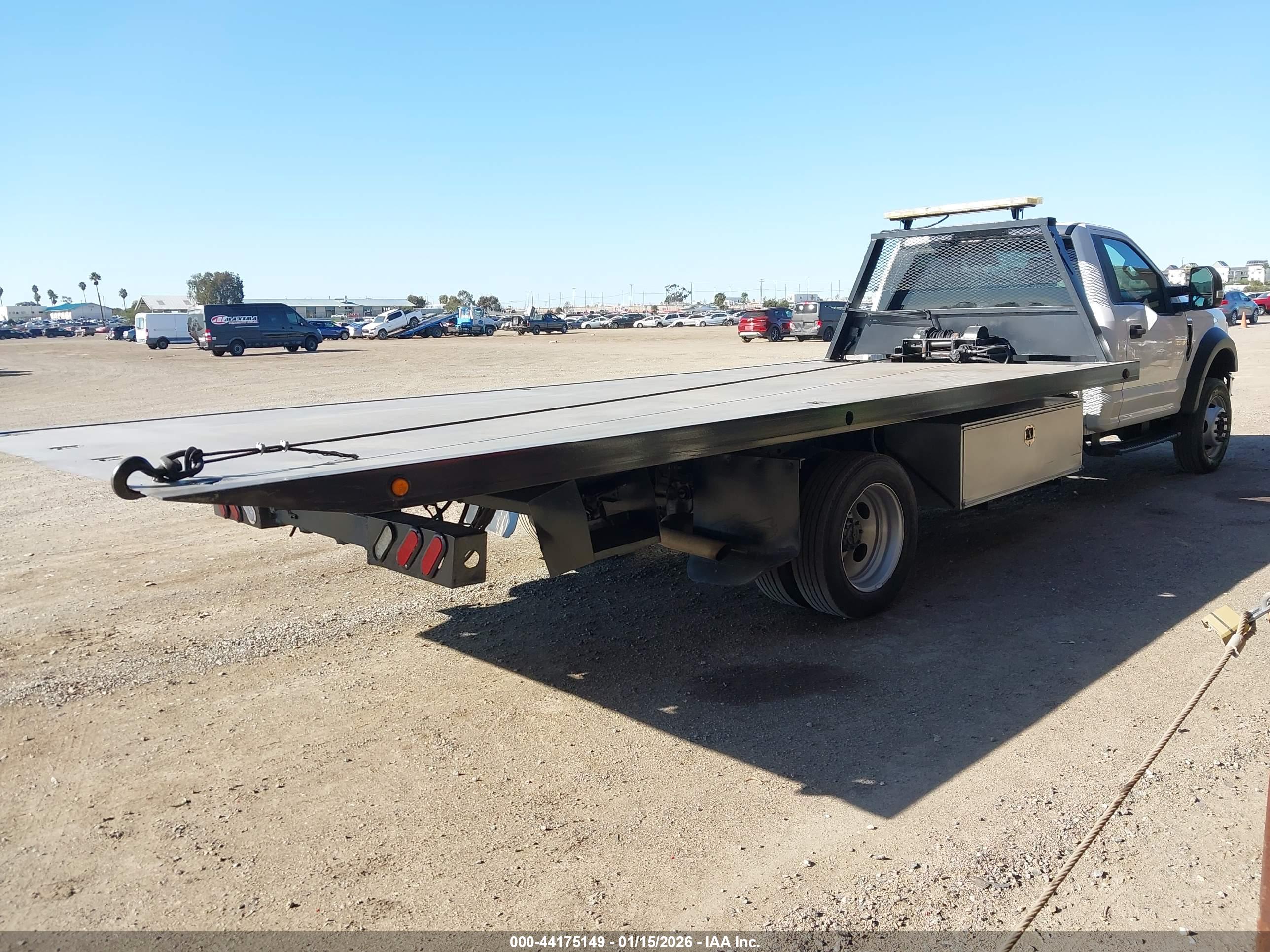 FORD F-550 image 4