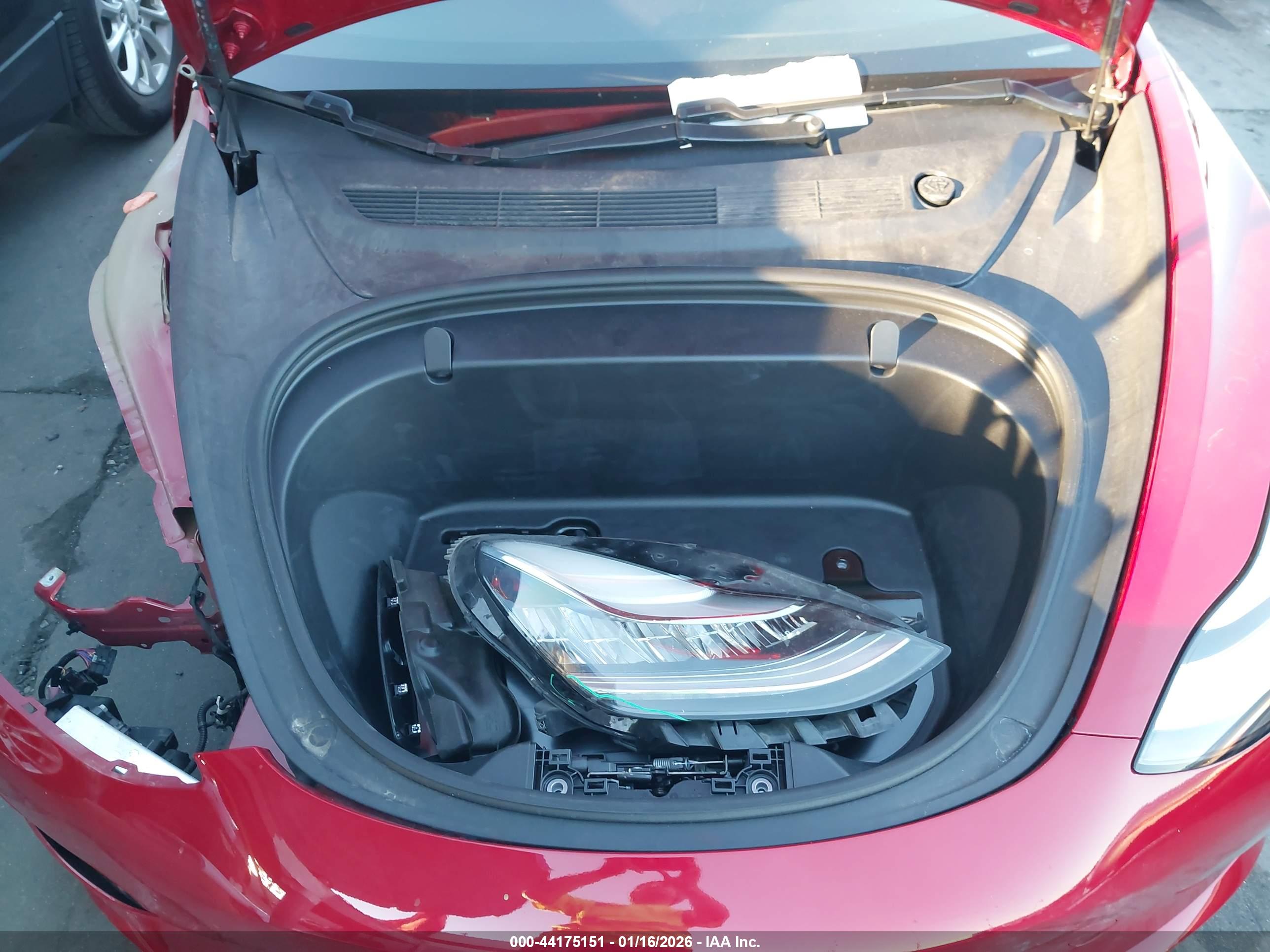 TESLA MODEL image 10