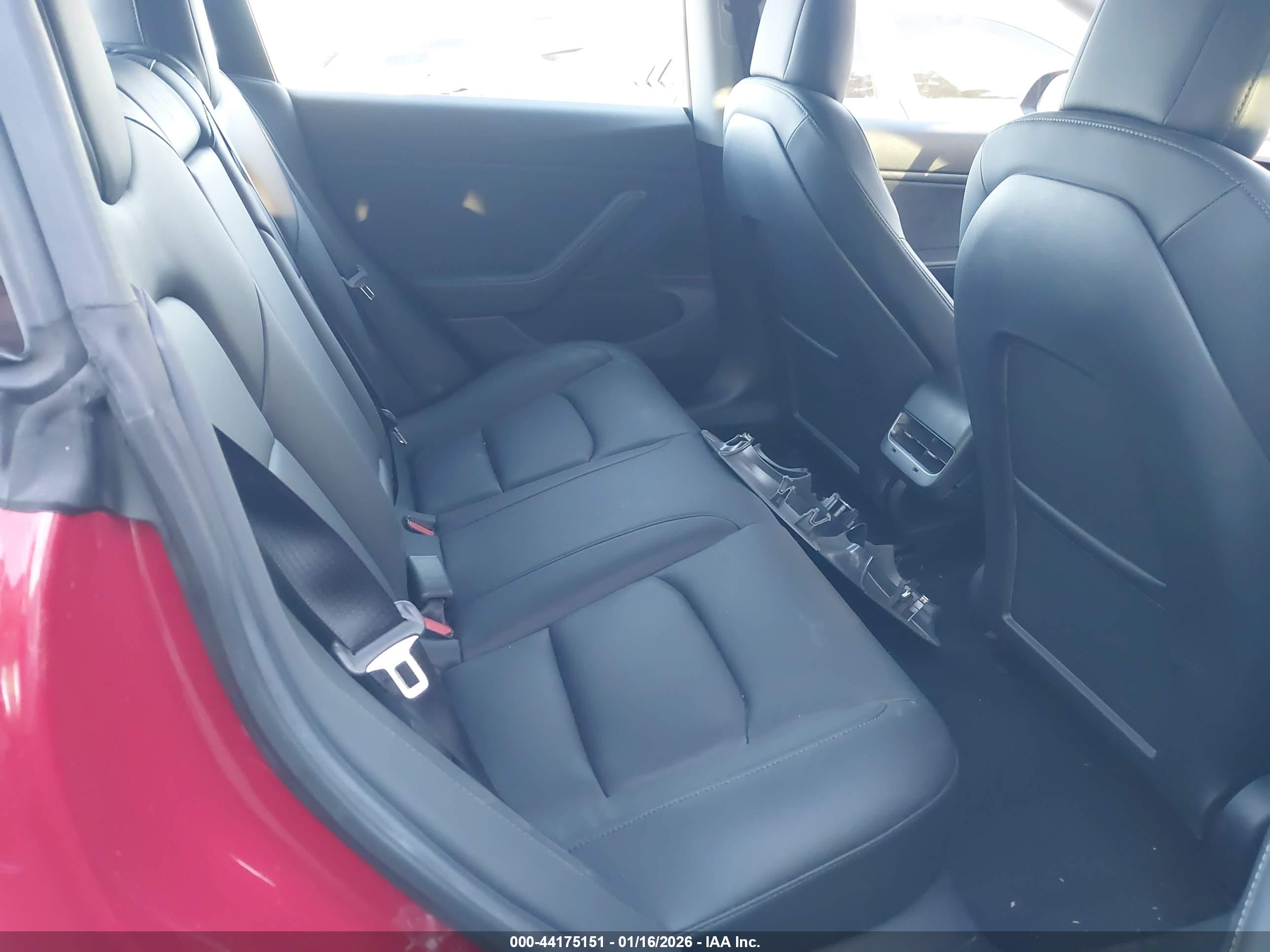 TESLA MODEL image 8