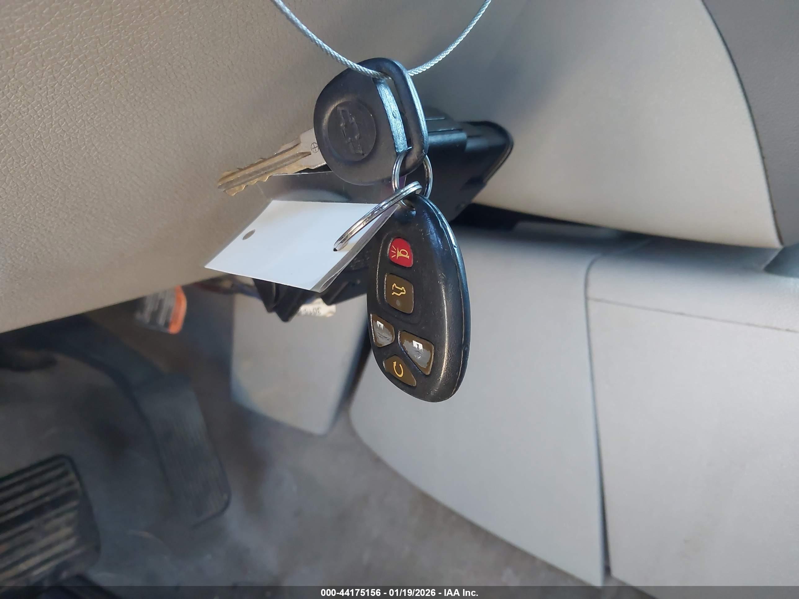 CHEVROLET SUBURBAN image 11