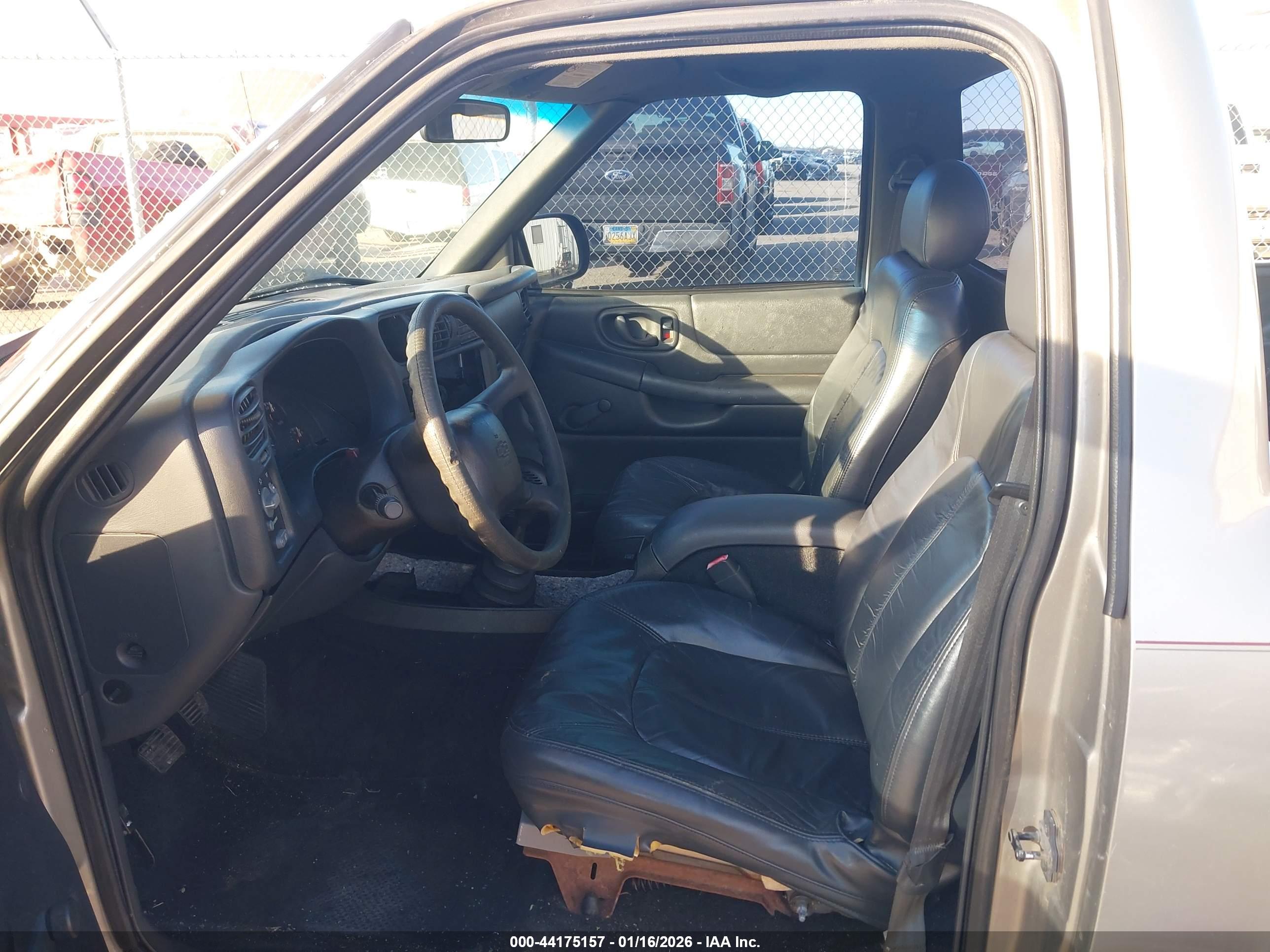 CHEVROLET S-10 image 5