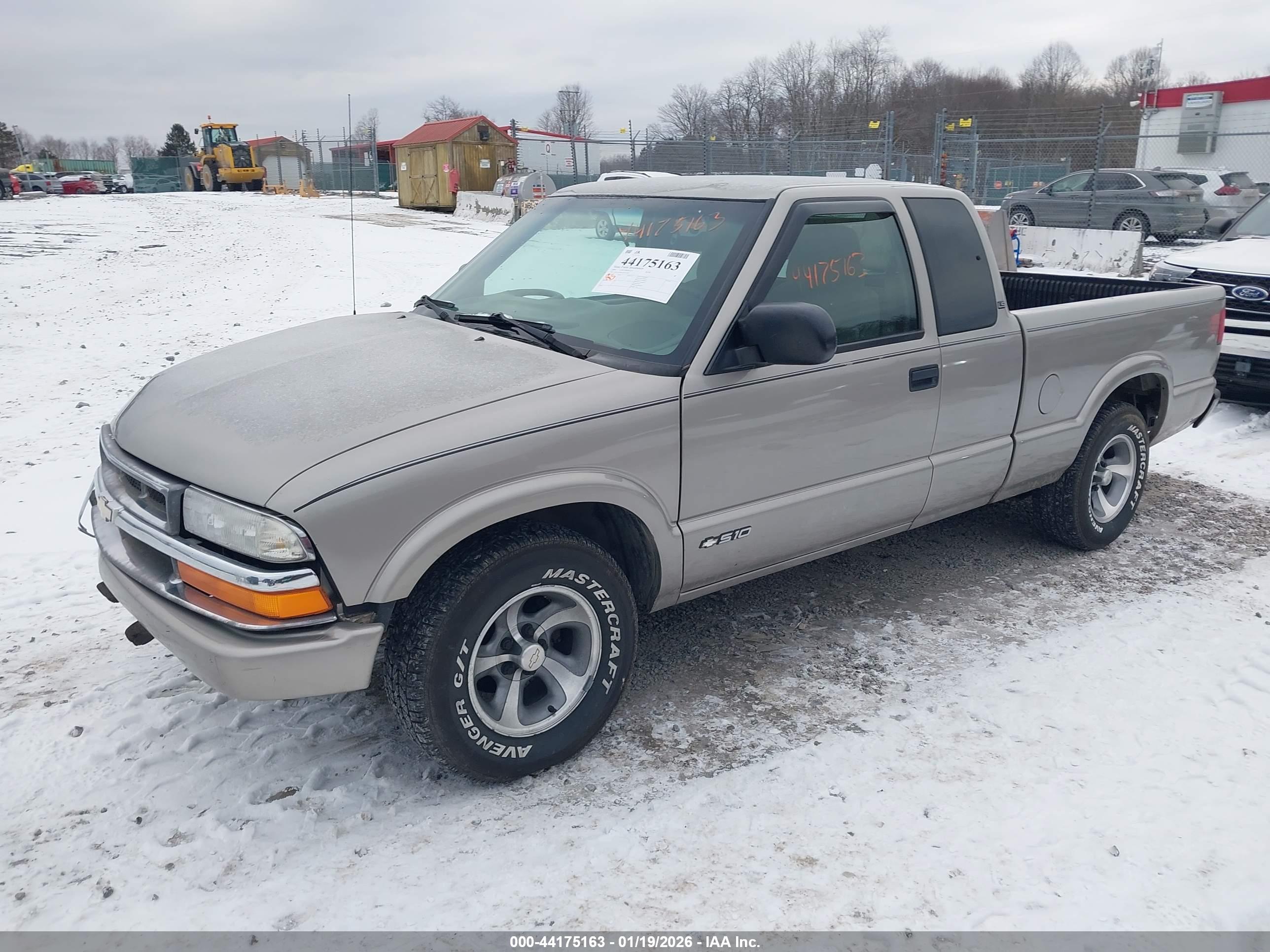 CHEVROLET S-10 image 2