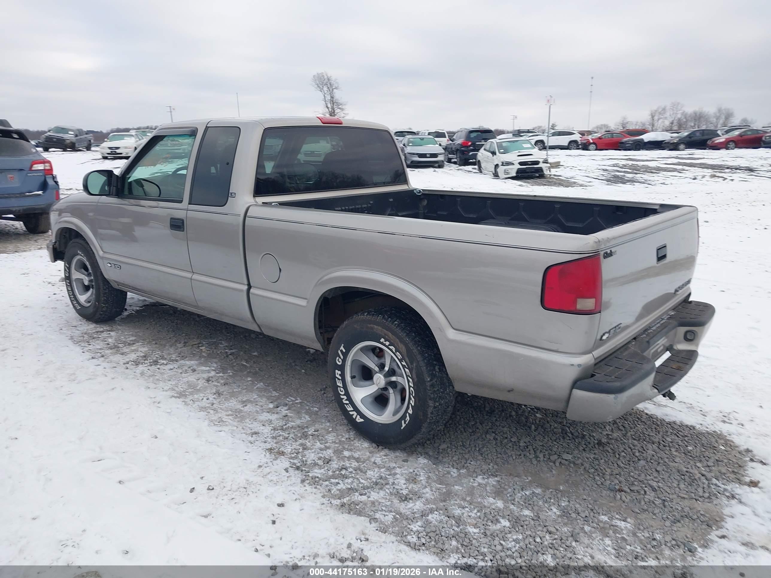 CHEVROLET S-10 image 3