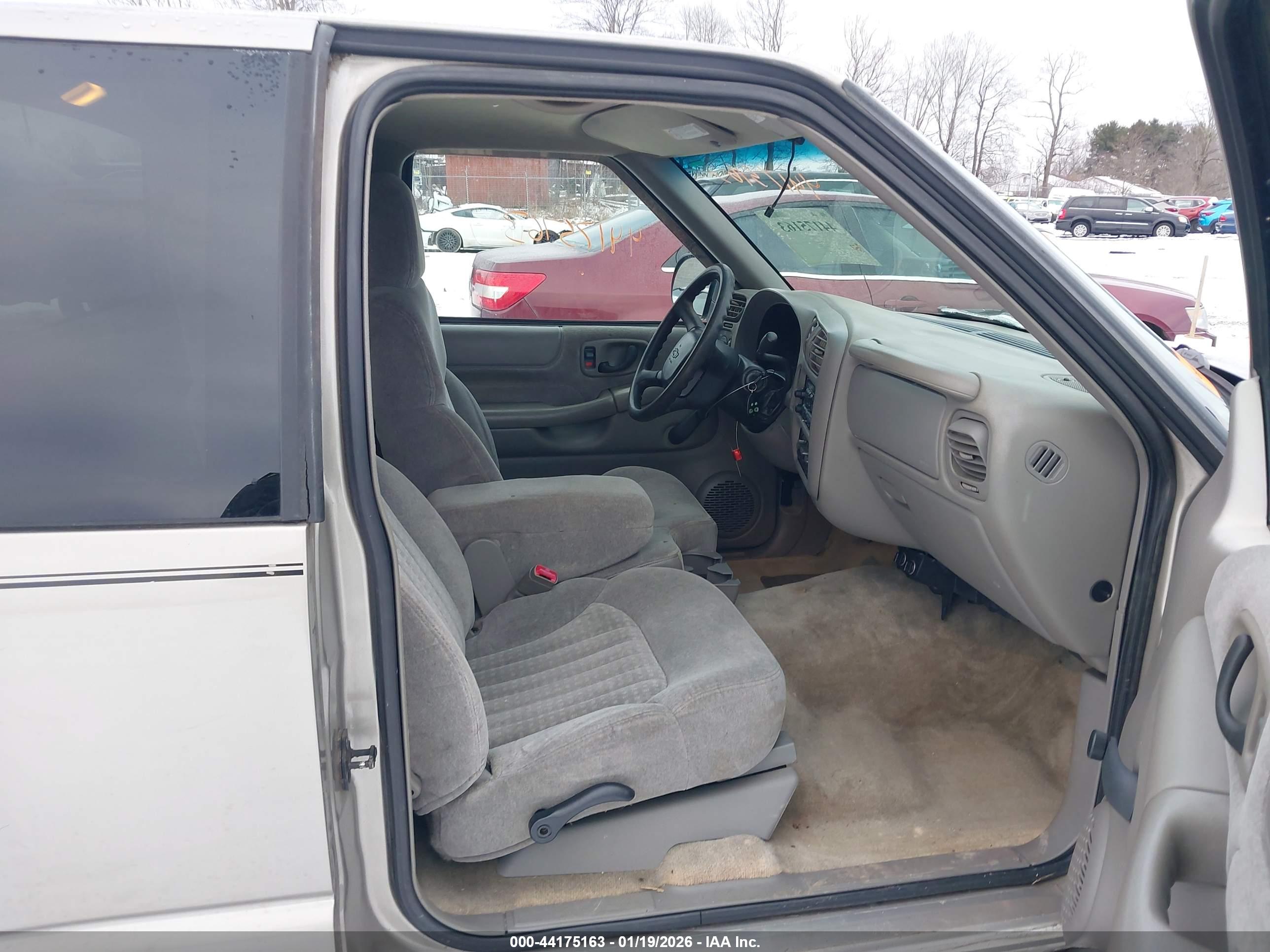 CHEVROLET S-10 image 5
