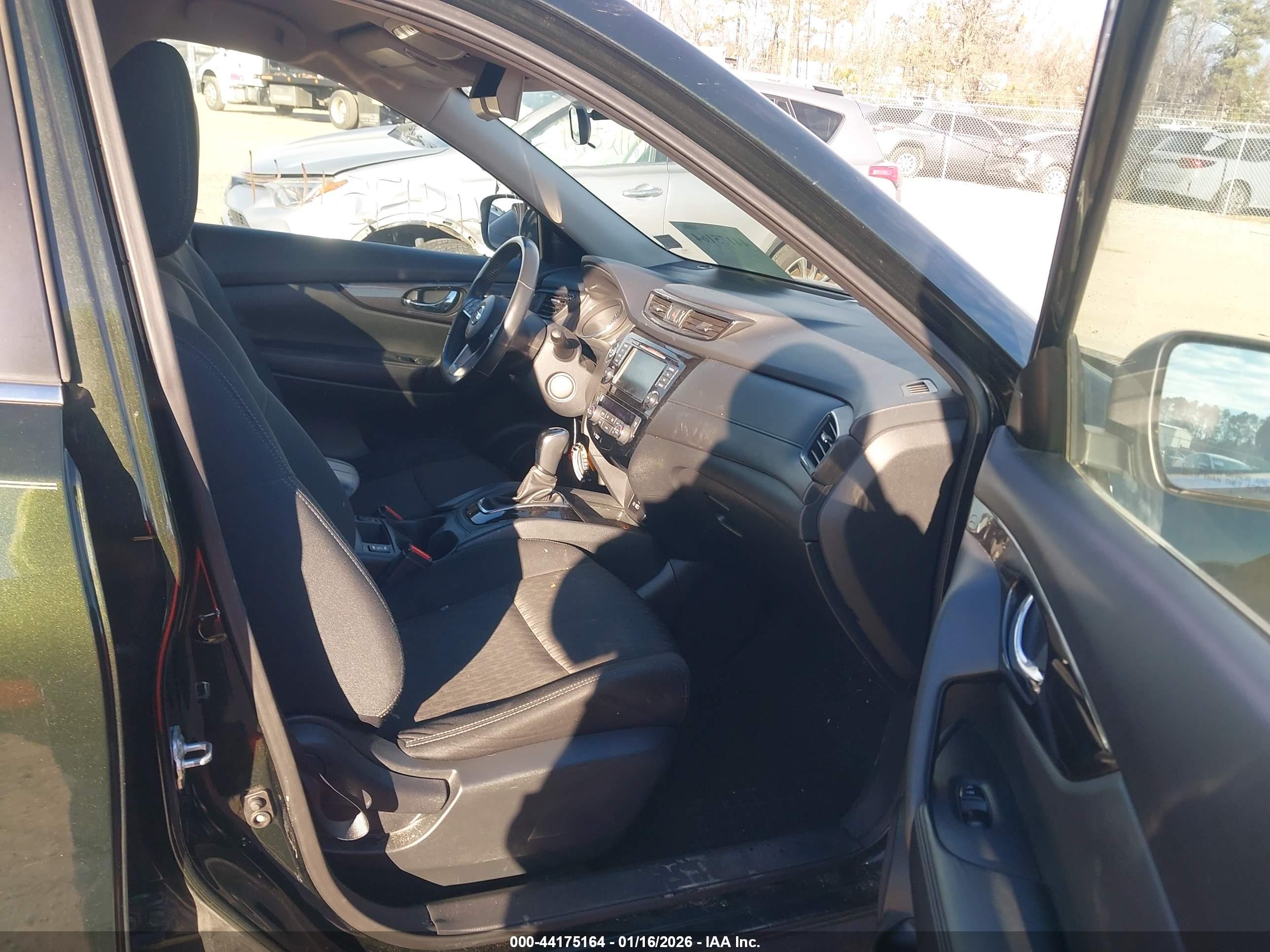 NISSAN ROGUE image 5