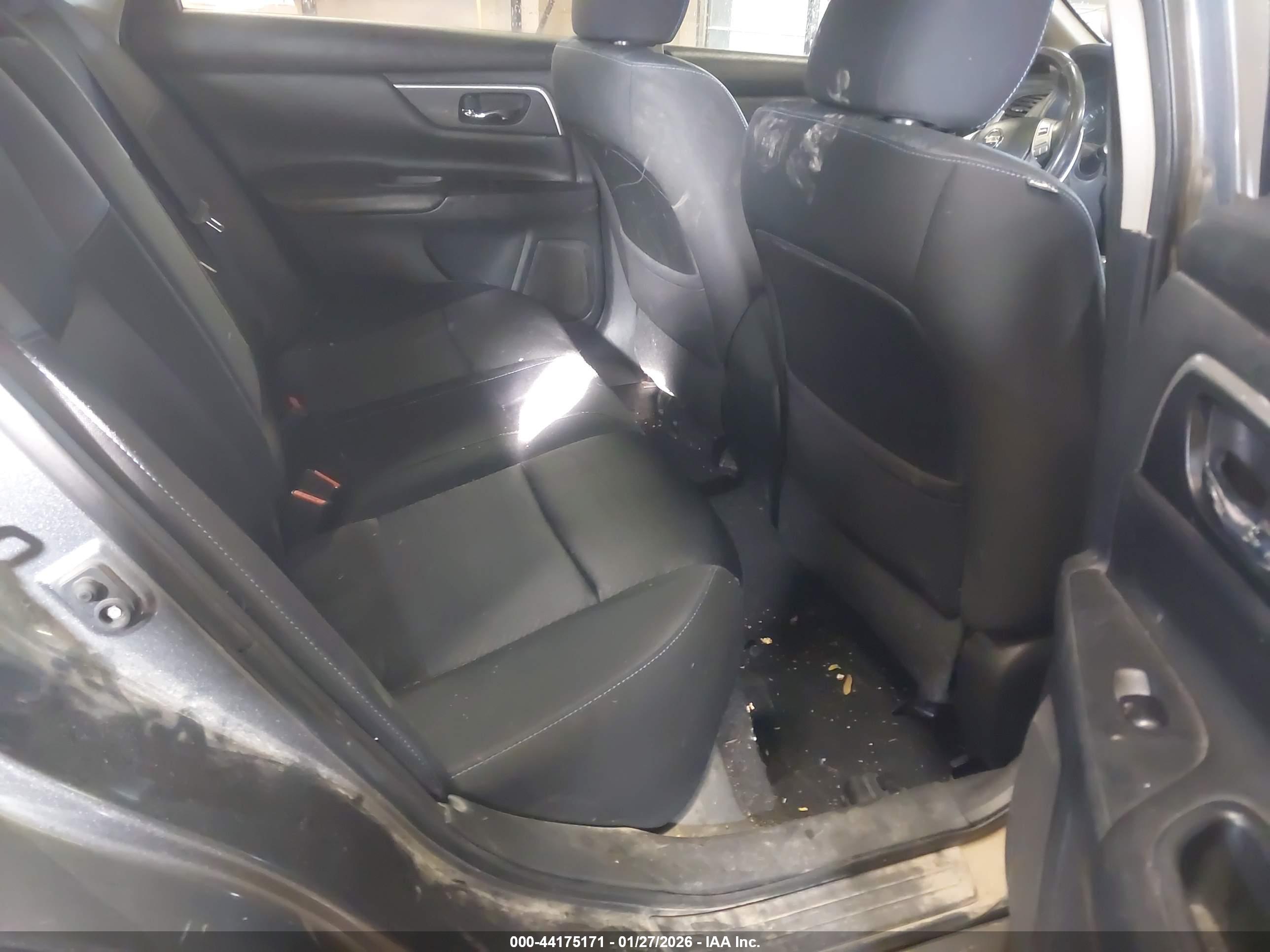 NISSAN ALTIMA image 8