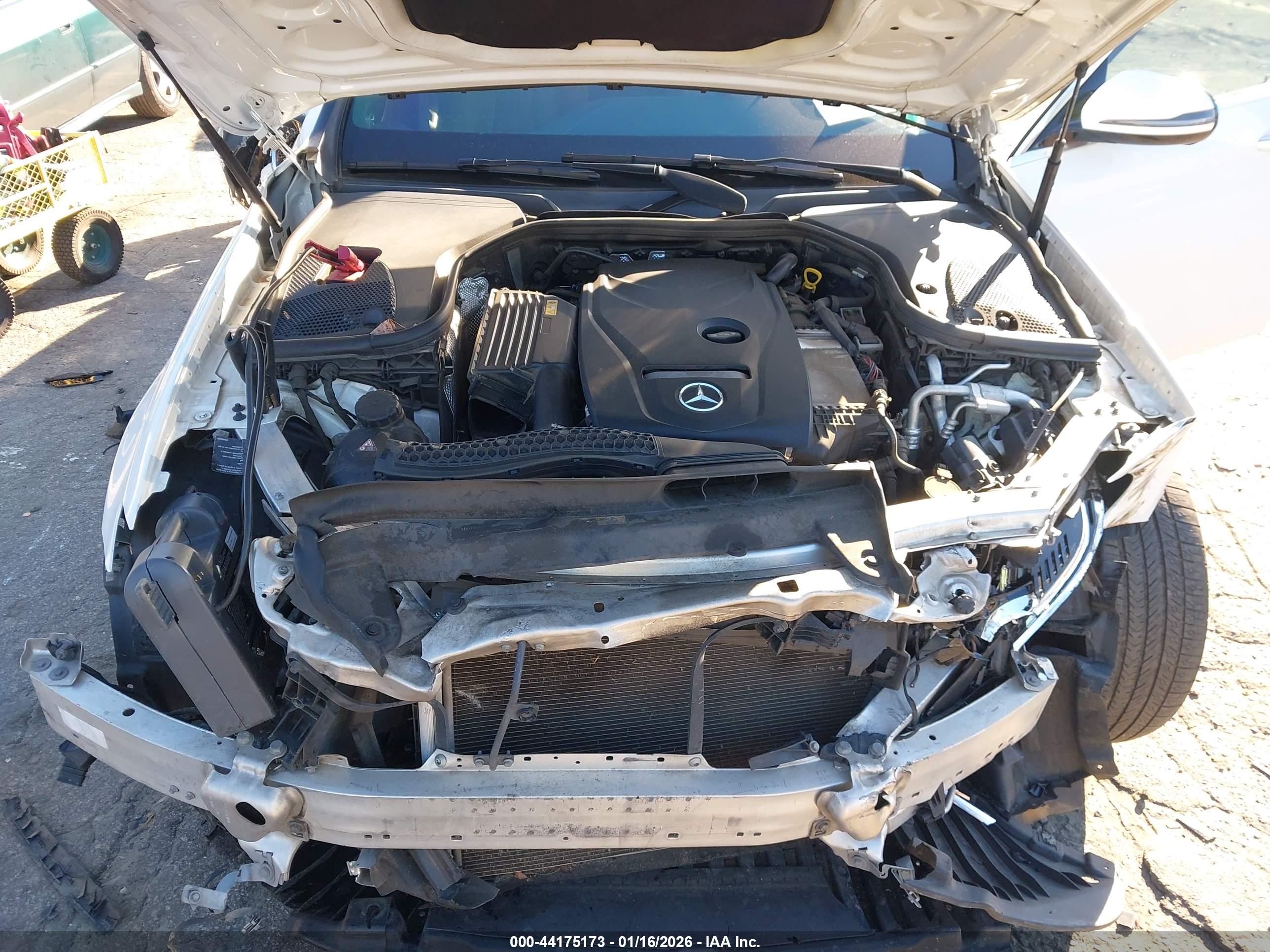 MERCEDES-BENZ E image 10