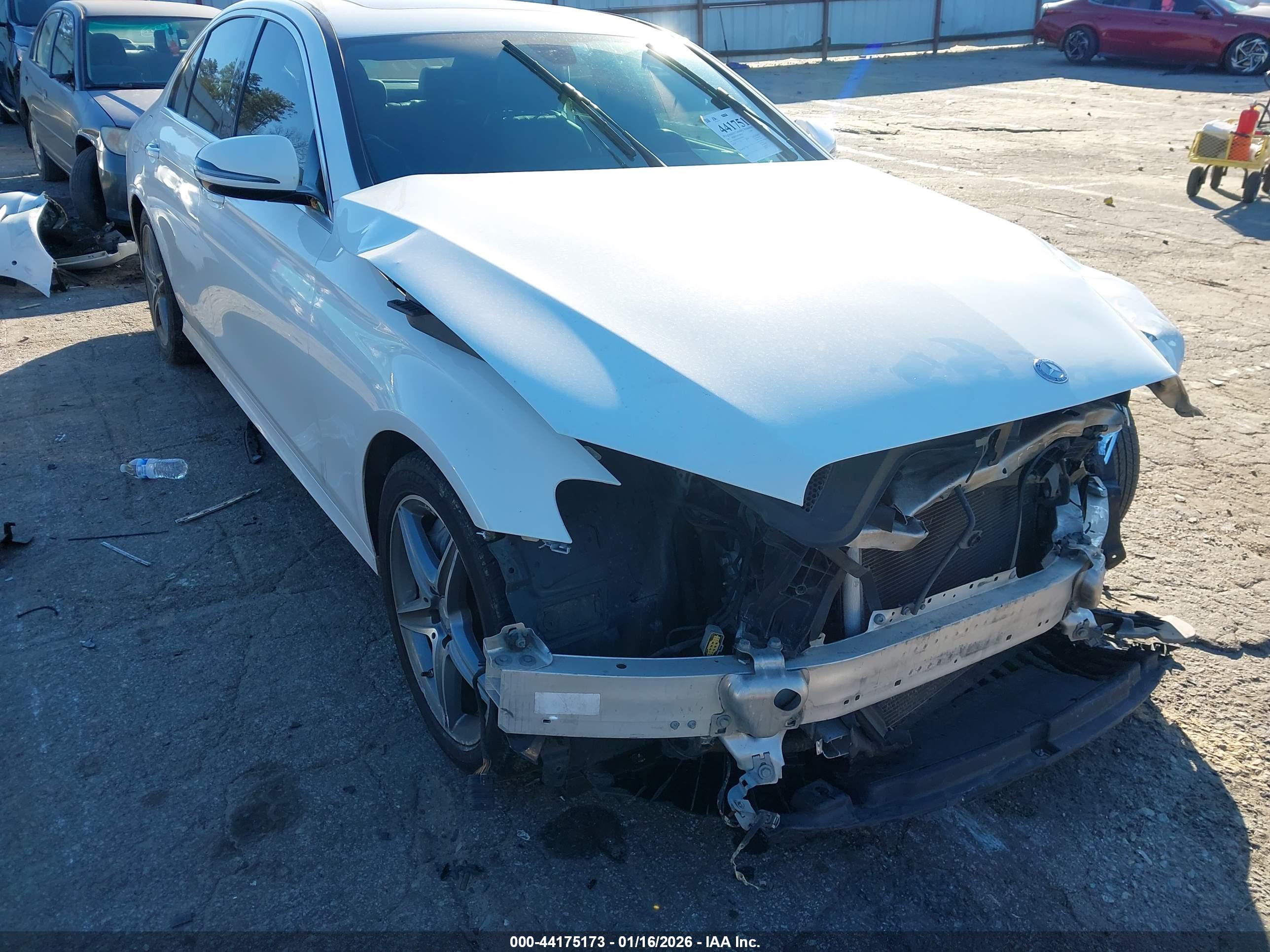 MERCEDES-BENZ E image 6