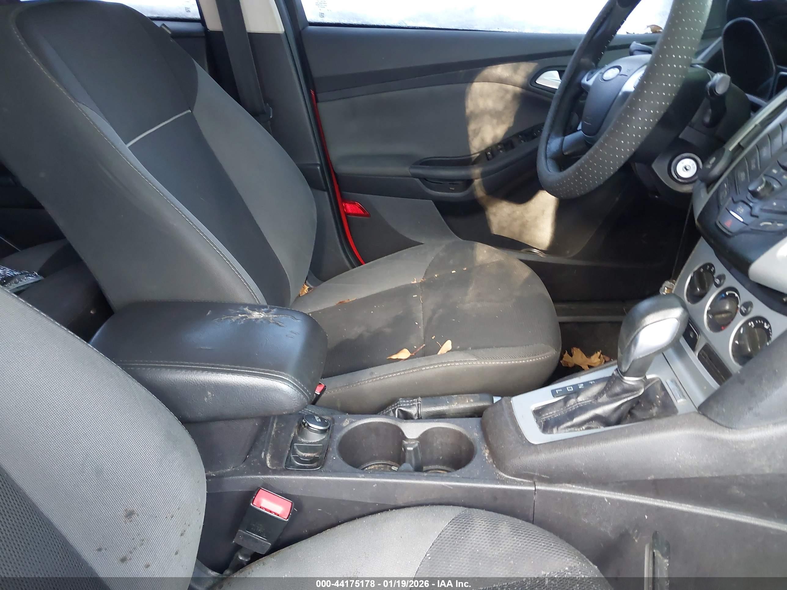 FORD FOCUS image 5