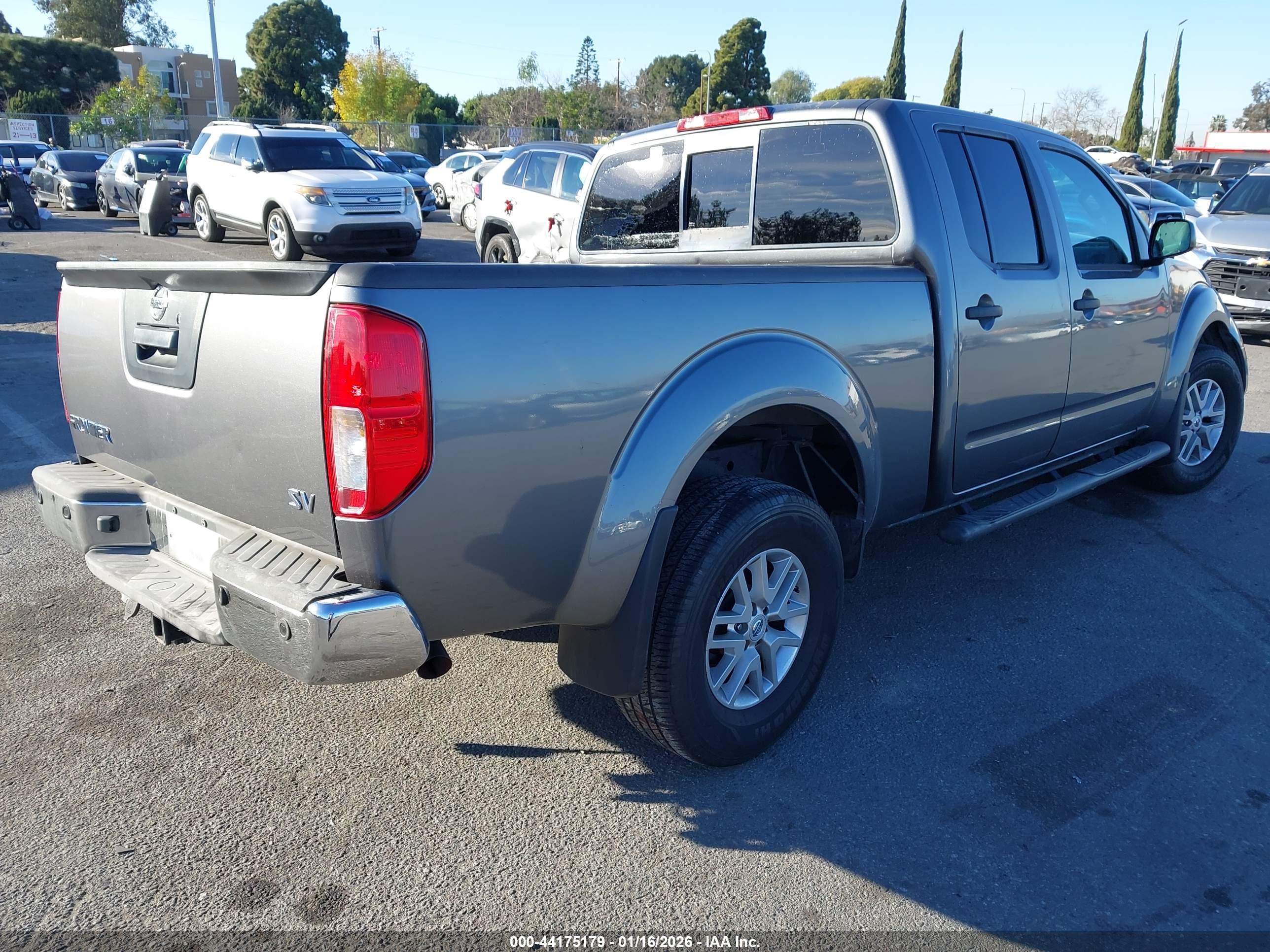 NISSAN FRONTIER image 4