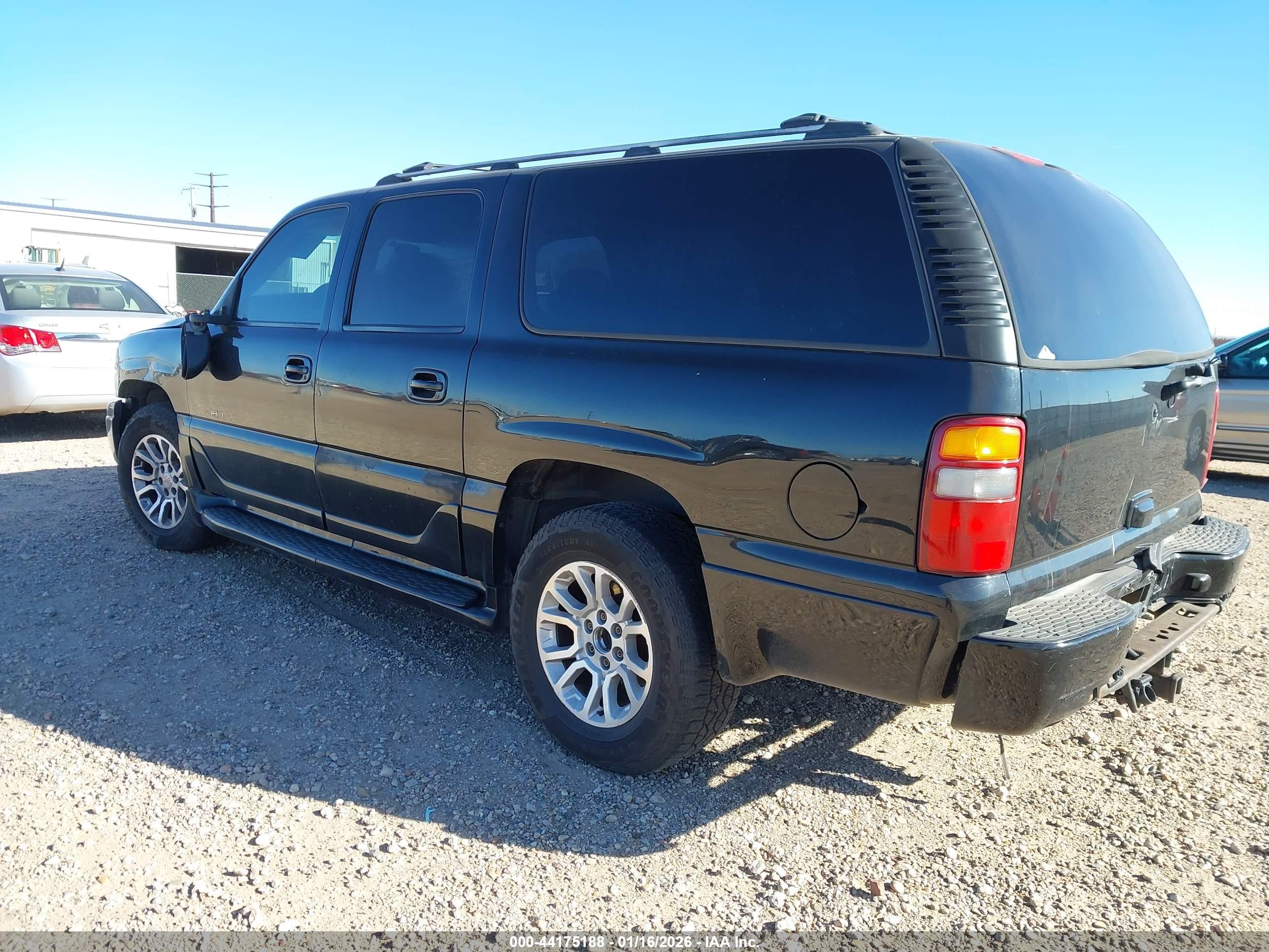 GMC YUKON image 3