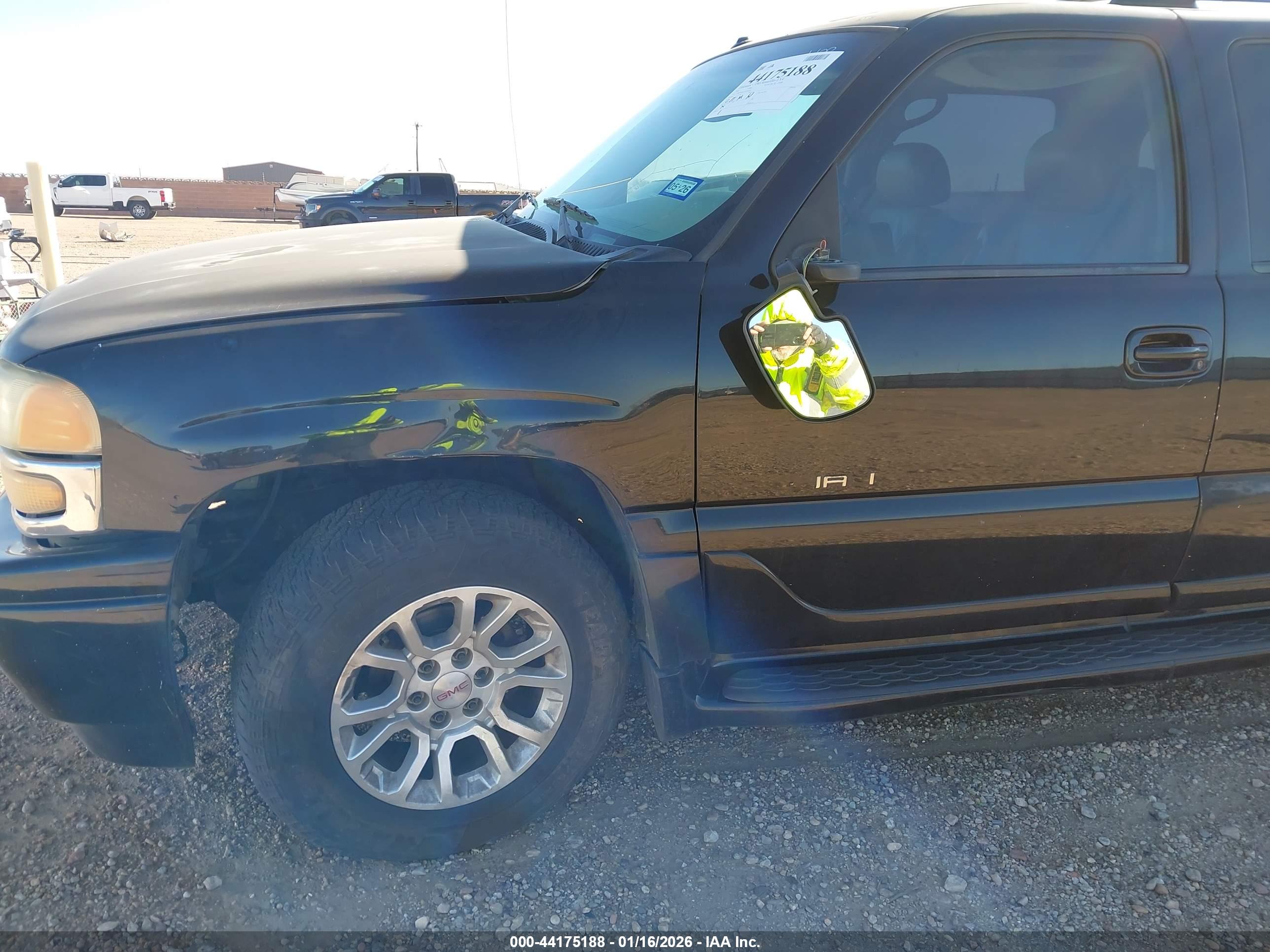 GMC YUKON image 6