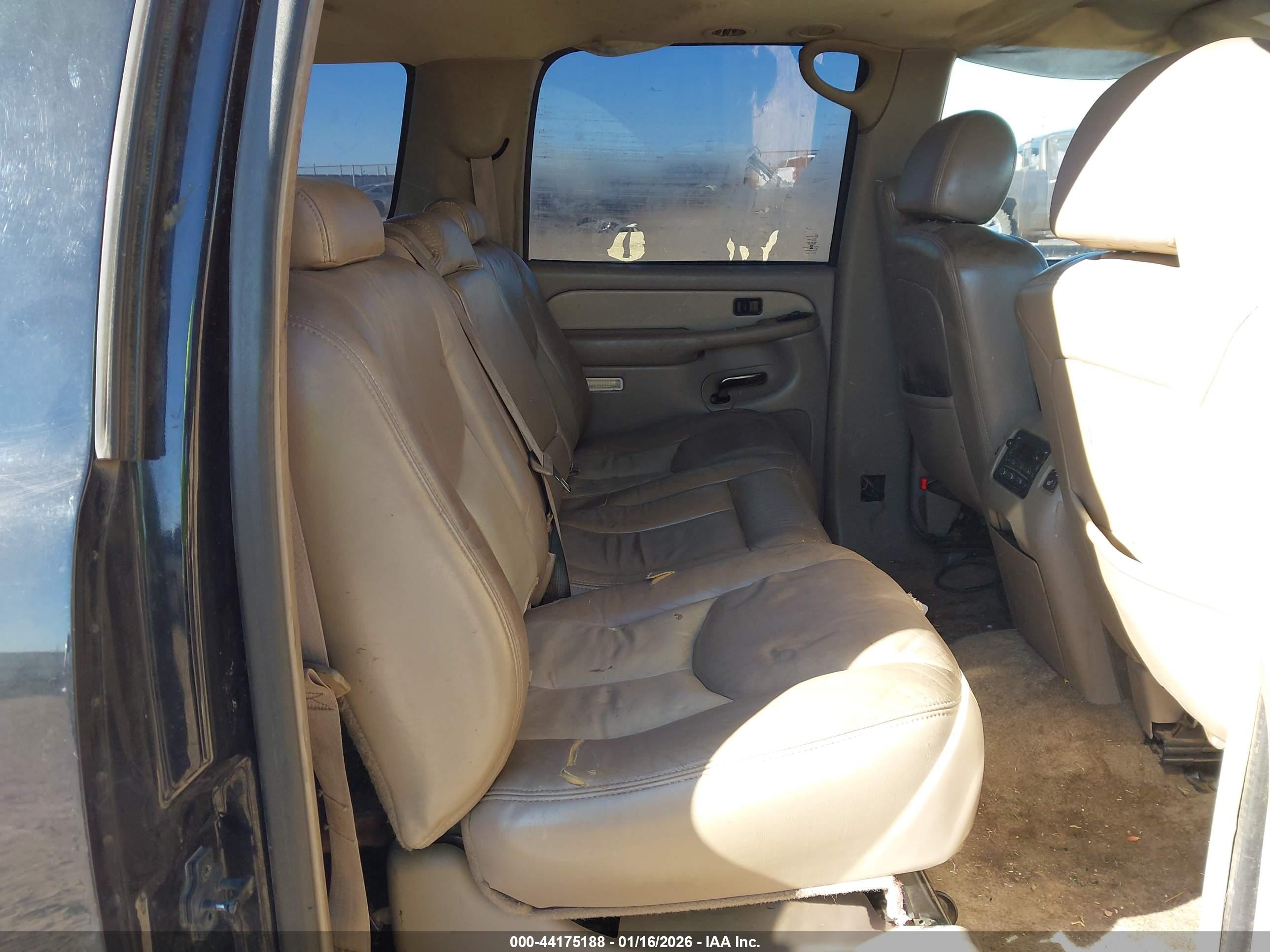 GMC YUKON image 8