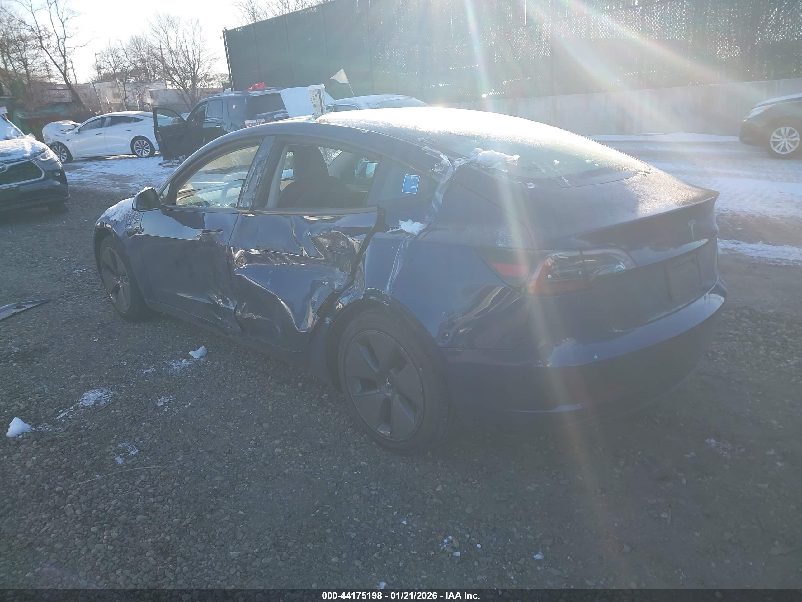 TESLA MODEL image 3